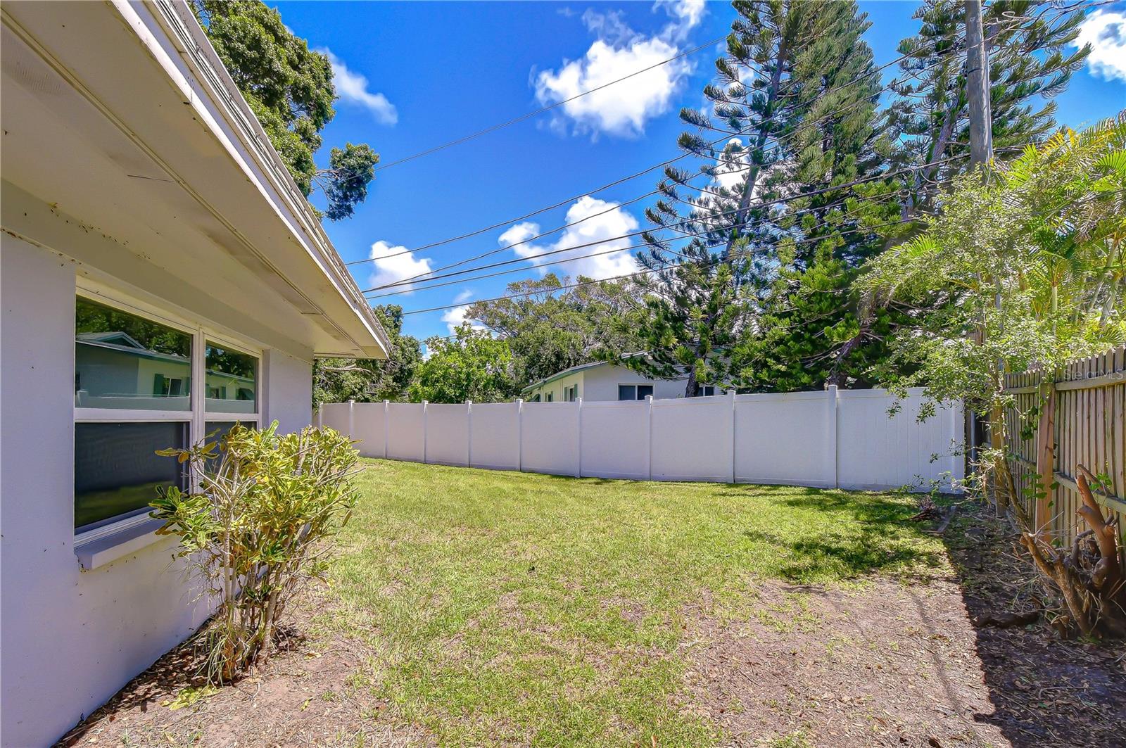 1001 BAY BREEZE TER — photo 32
