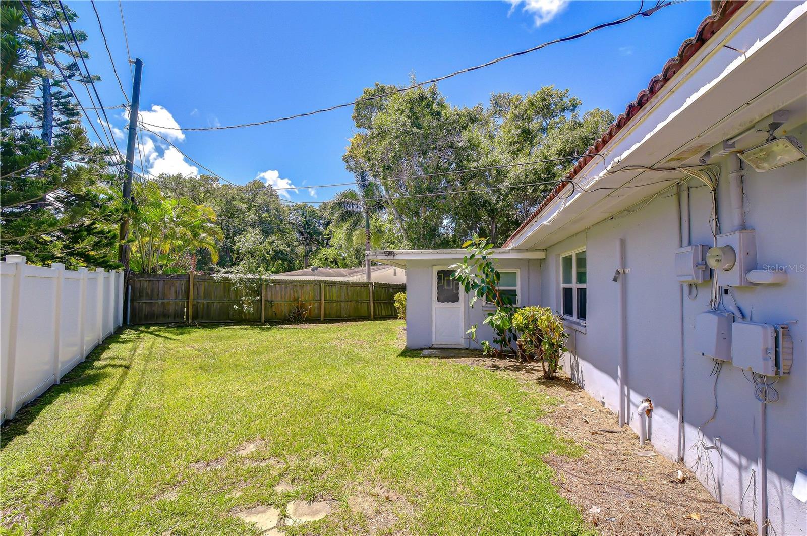 1001 BAY BREEZE TER — photo 31