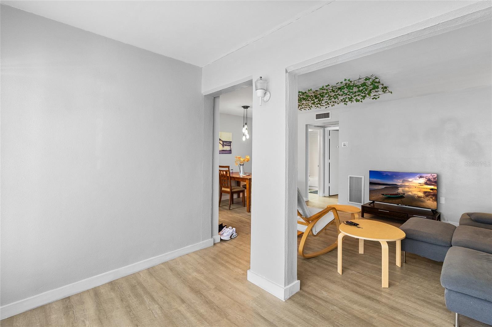 1221 DREW ST #B3 — photo 4