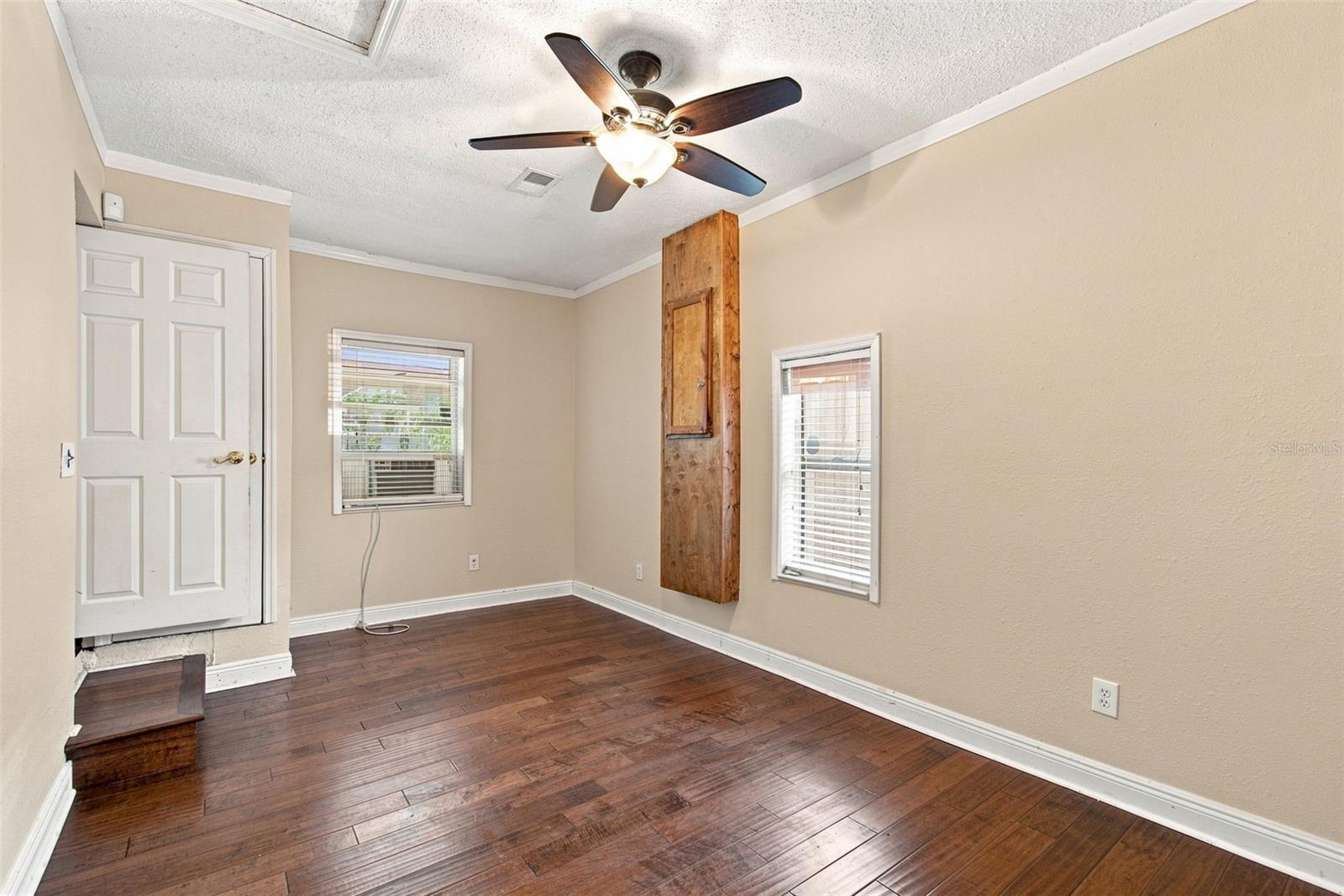 805 W BRADDOCK ST — photo 13