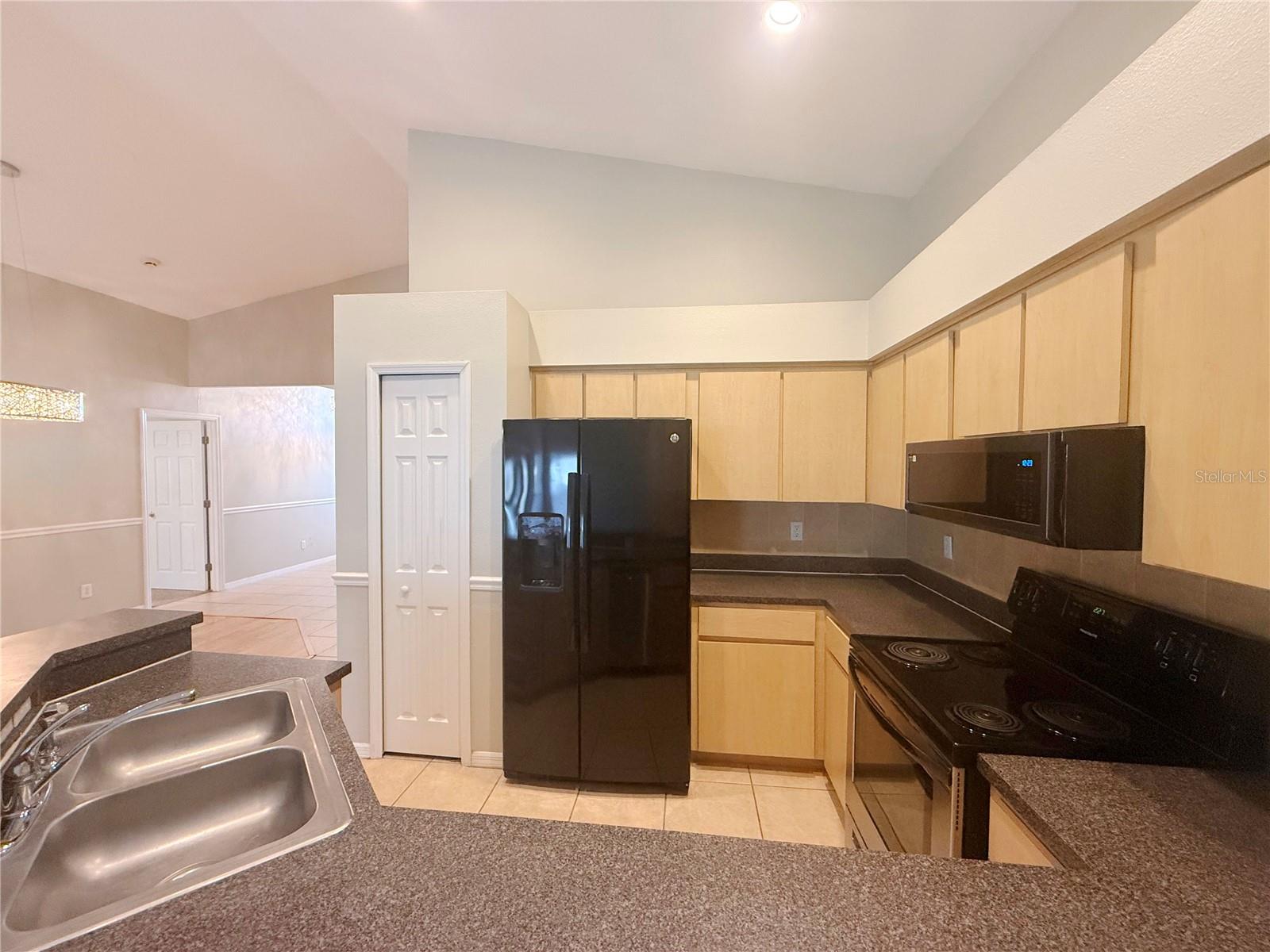 1430 MONTE LAKE DR — photo 8