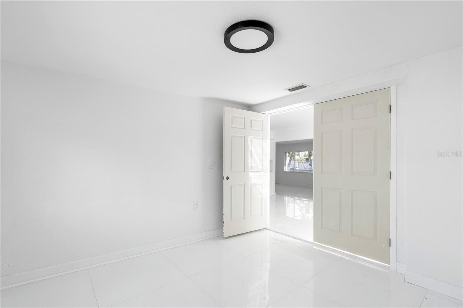 455 81ST AVE — photo 37