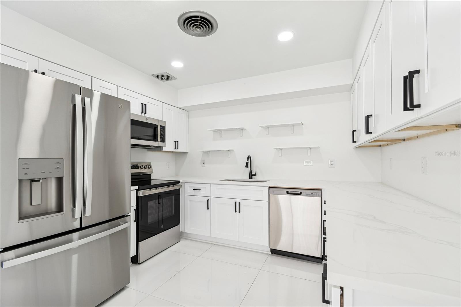 455 81ST AVE — photo 9