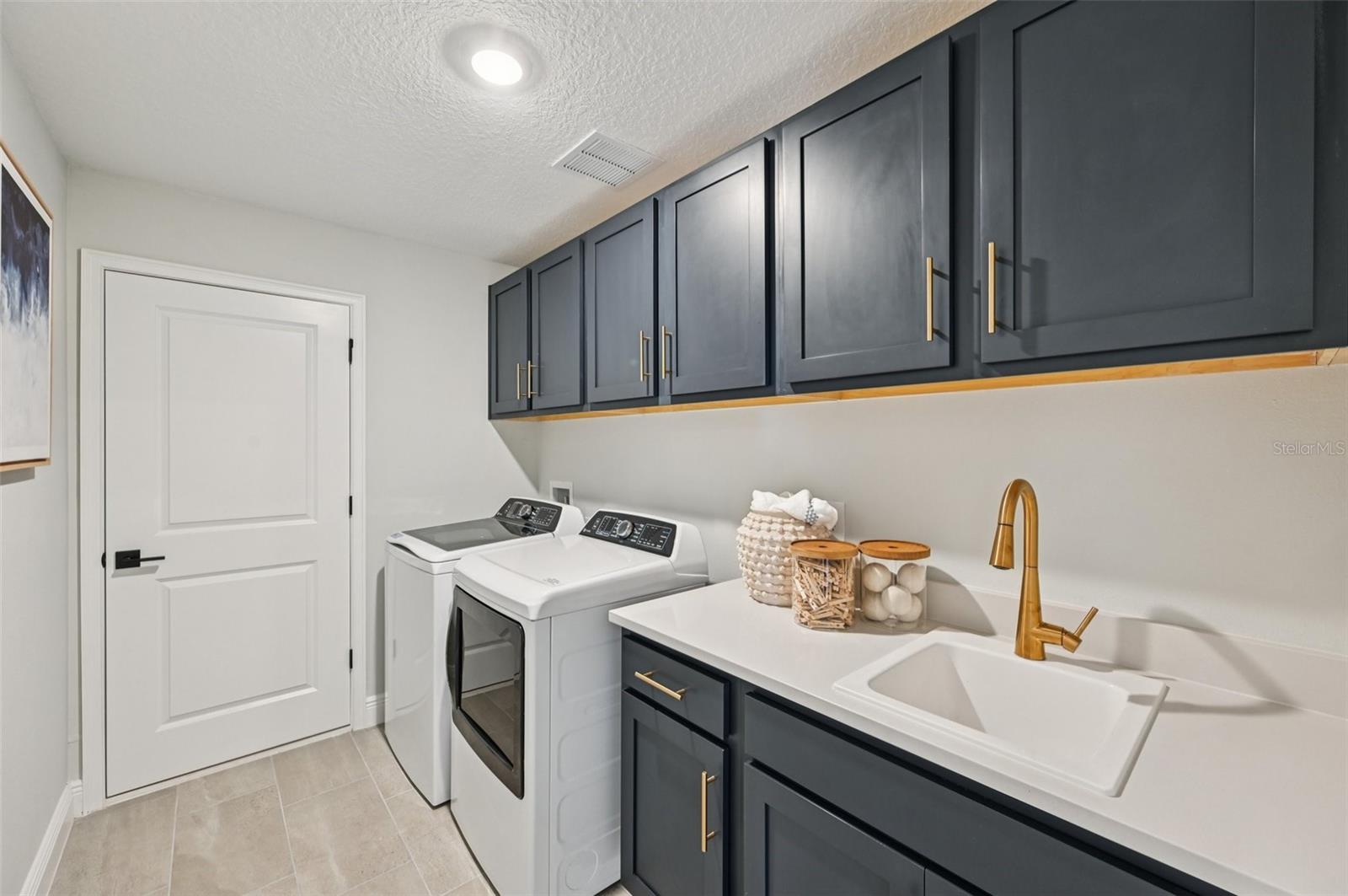 5977 FRESH FLORA DRIVE — photo 36