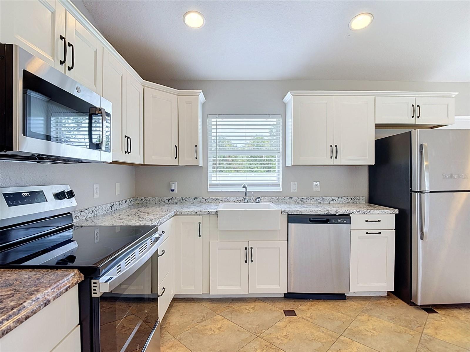 2198 ALLIANCE AVE — photo 19