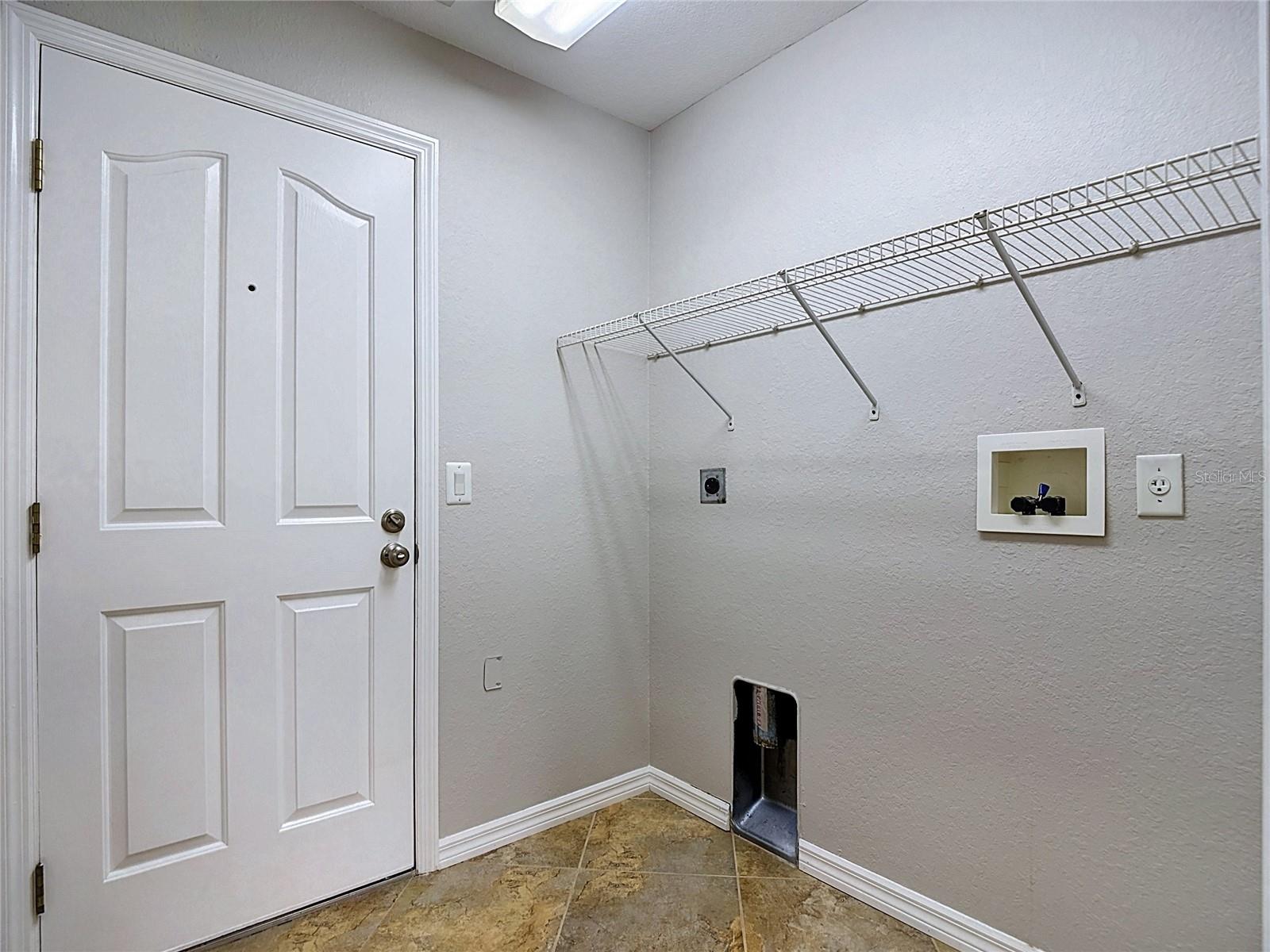 2198 ALLIANCE AVE — photo 37