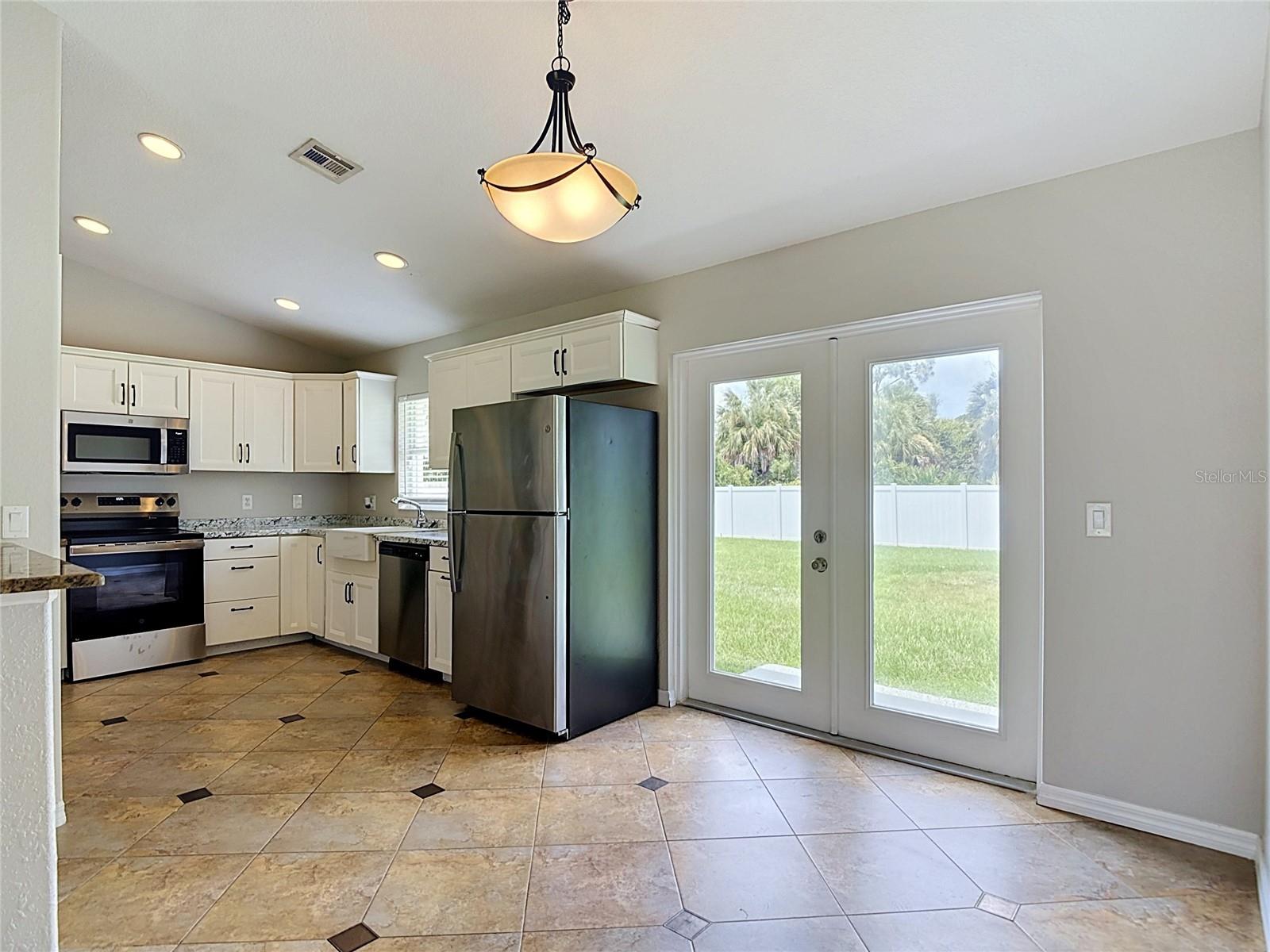 2198 ALLIANCE AVE — photo 15