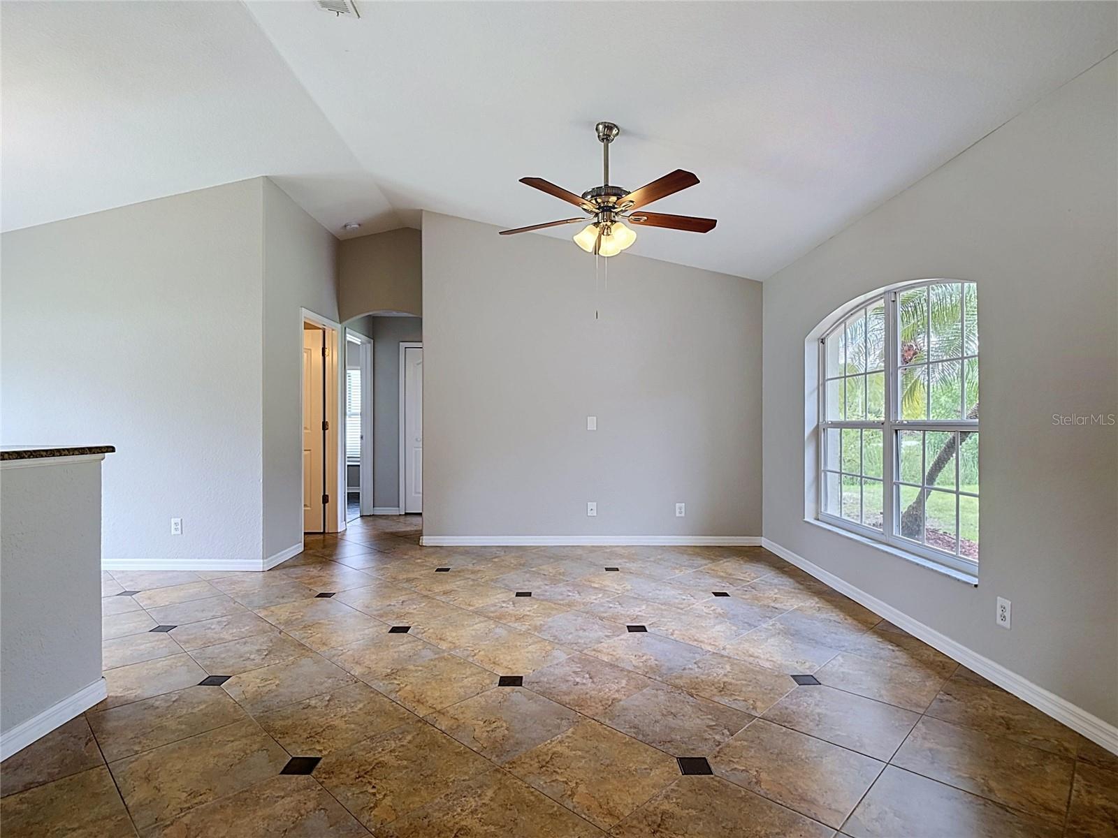 2198 ALLIANCE AVE — photo 8