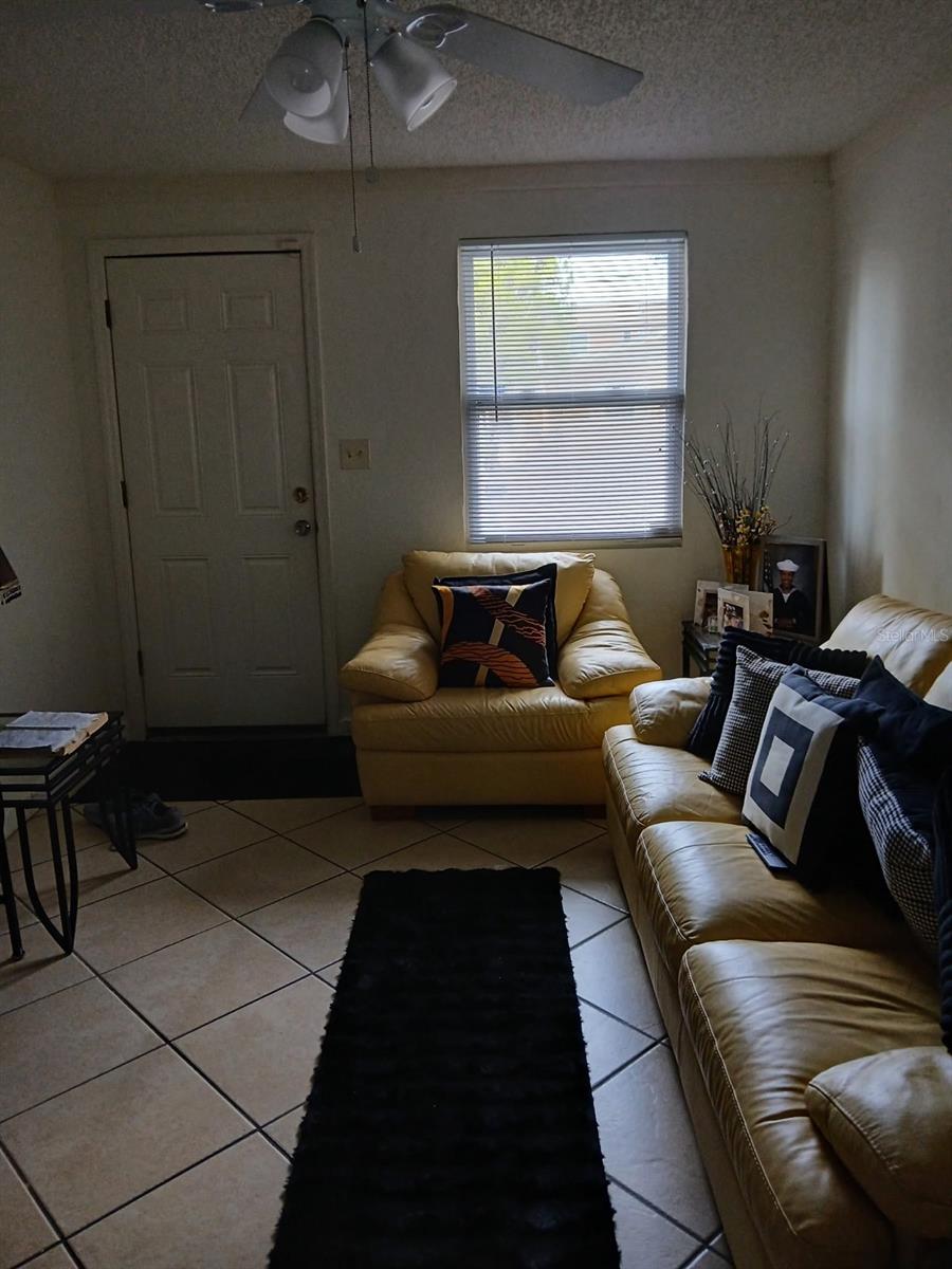 905 BEVERLY AVE — photo 3