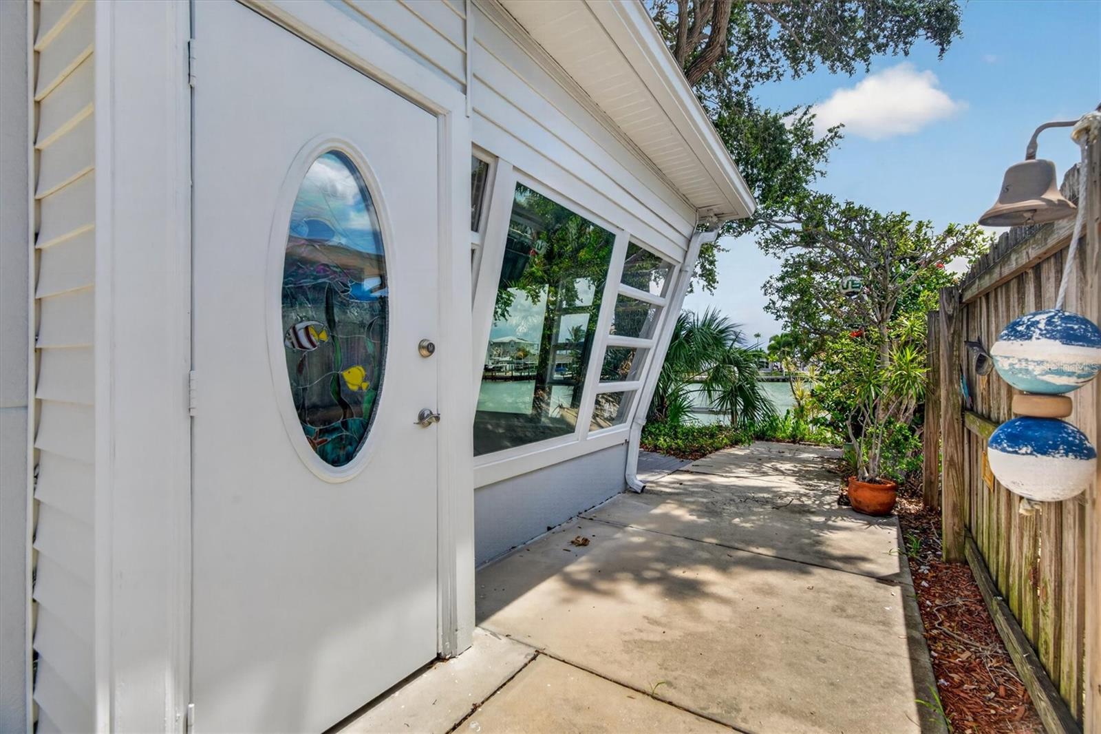 541 LILLIAN DR — photo 39