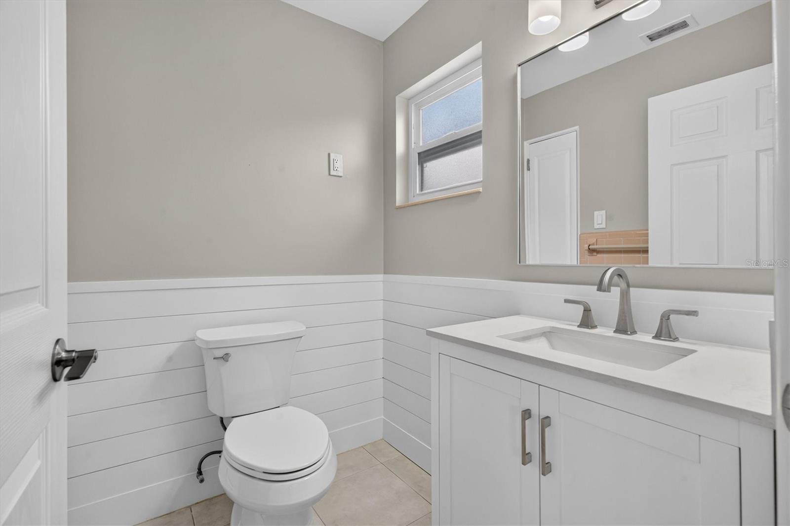 541 LILLIAN DR — photo 32