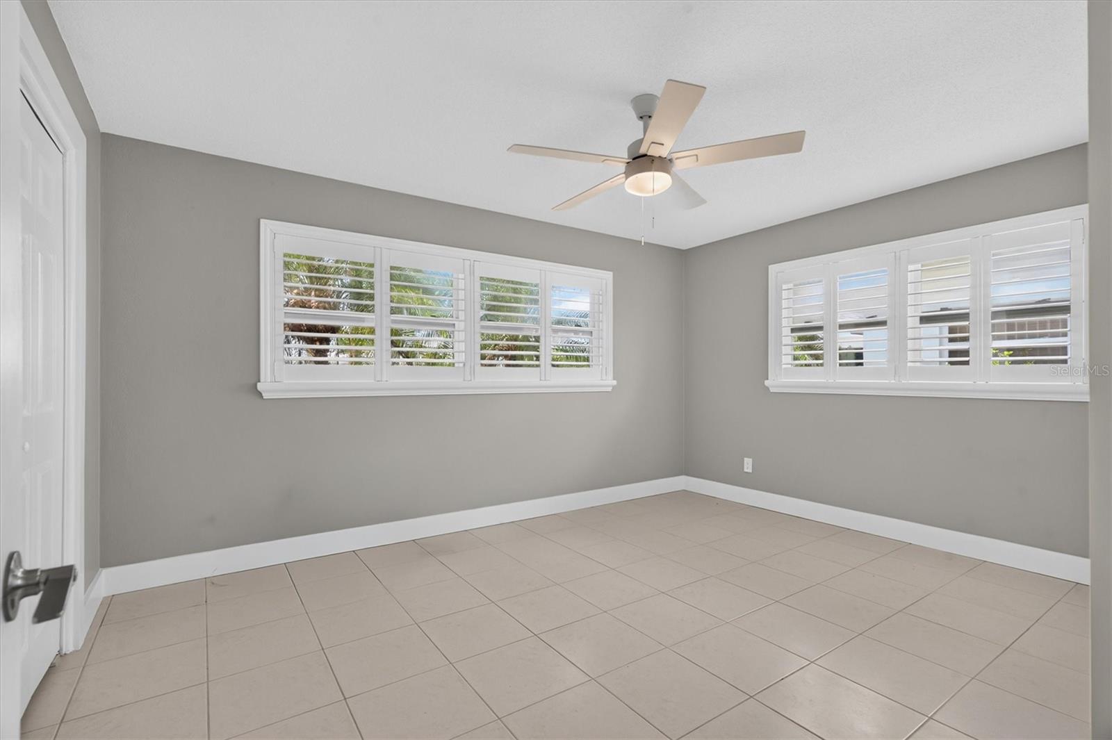 541 LILLIAN DR — photo 36