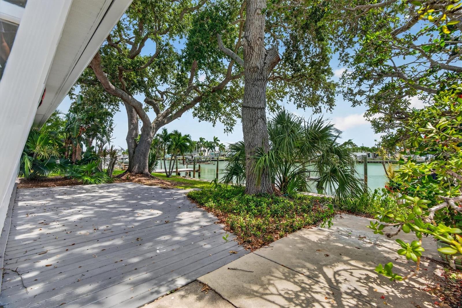 541 LILLIAN DR — photo 41