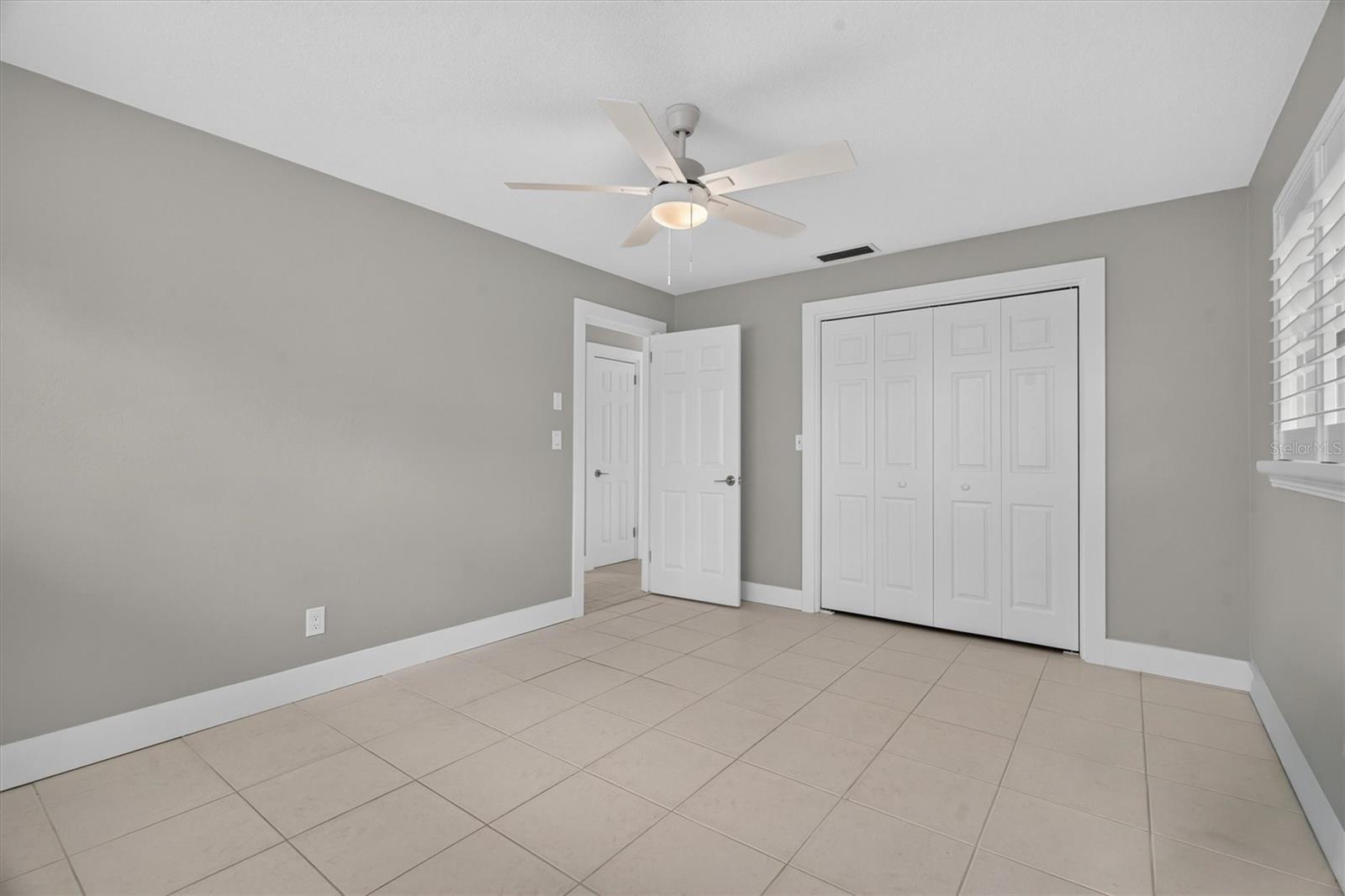541 LILLIAN DR — photo 37