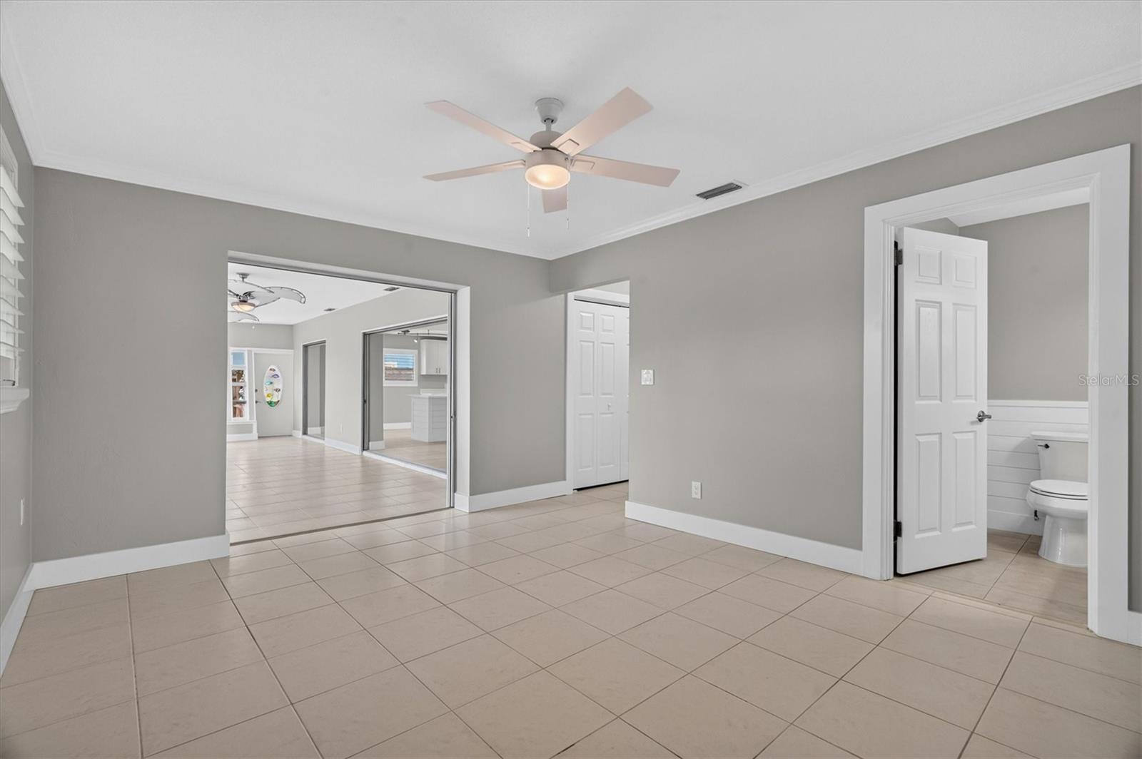 541 LILLIAN DR — photo 31