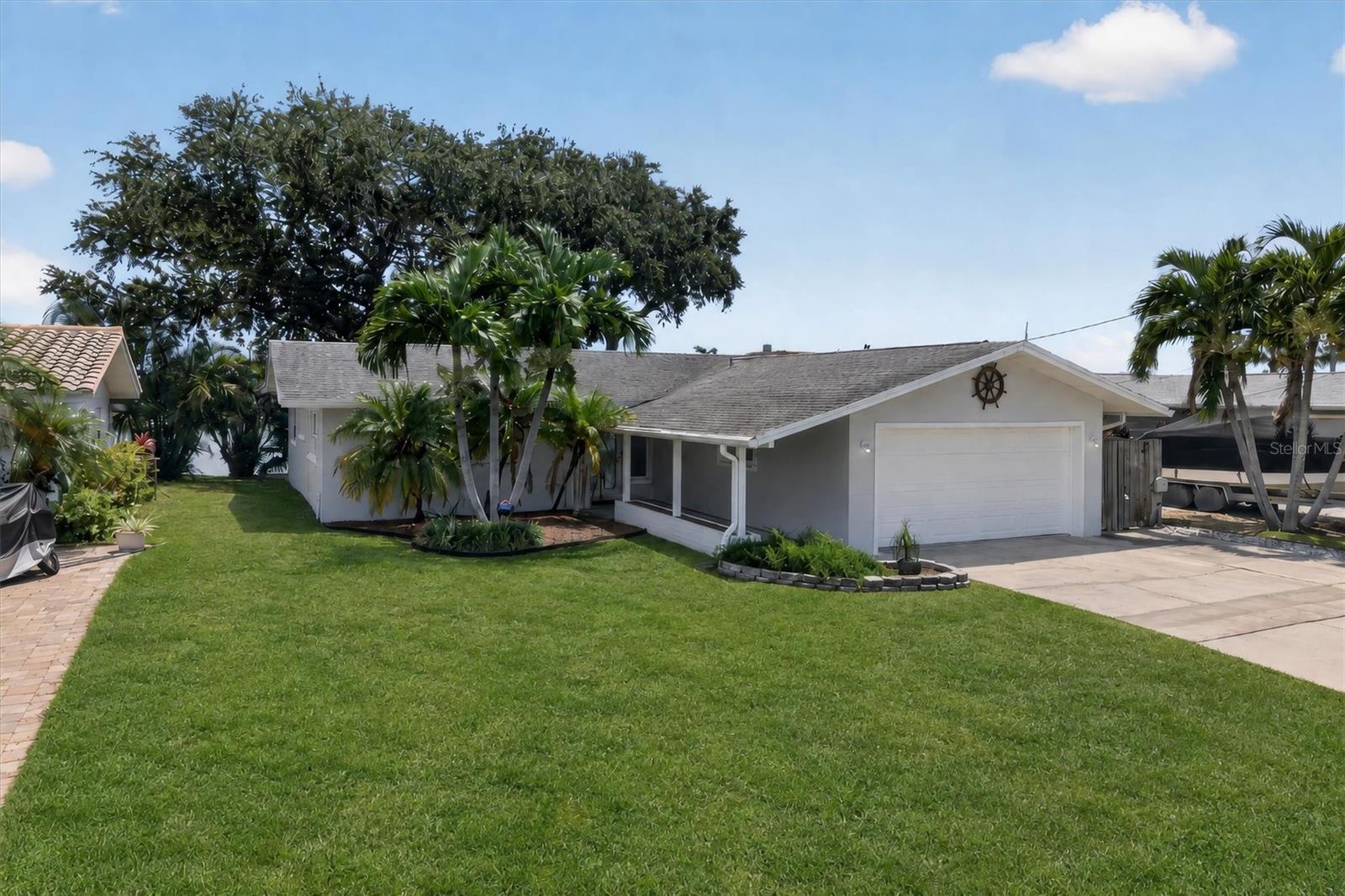541 LILLIAN DR — photo 6