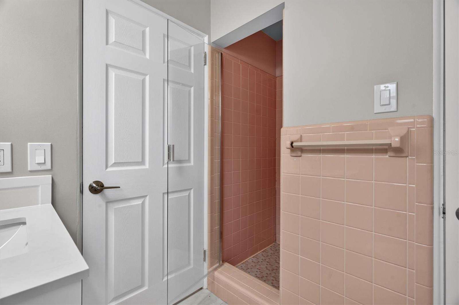 541 LILLIAN DR — photo 33