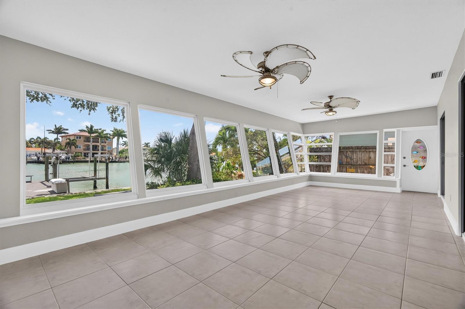 541 LILLIAN DR — photo 23