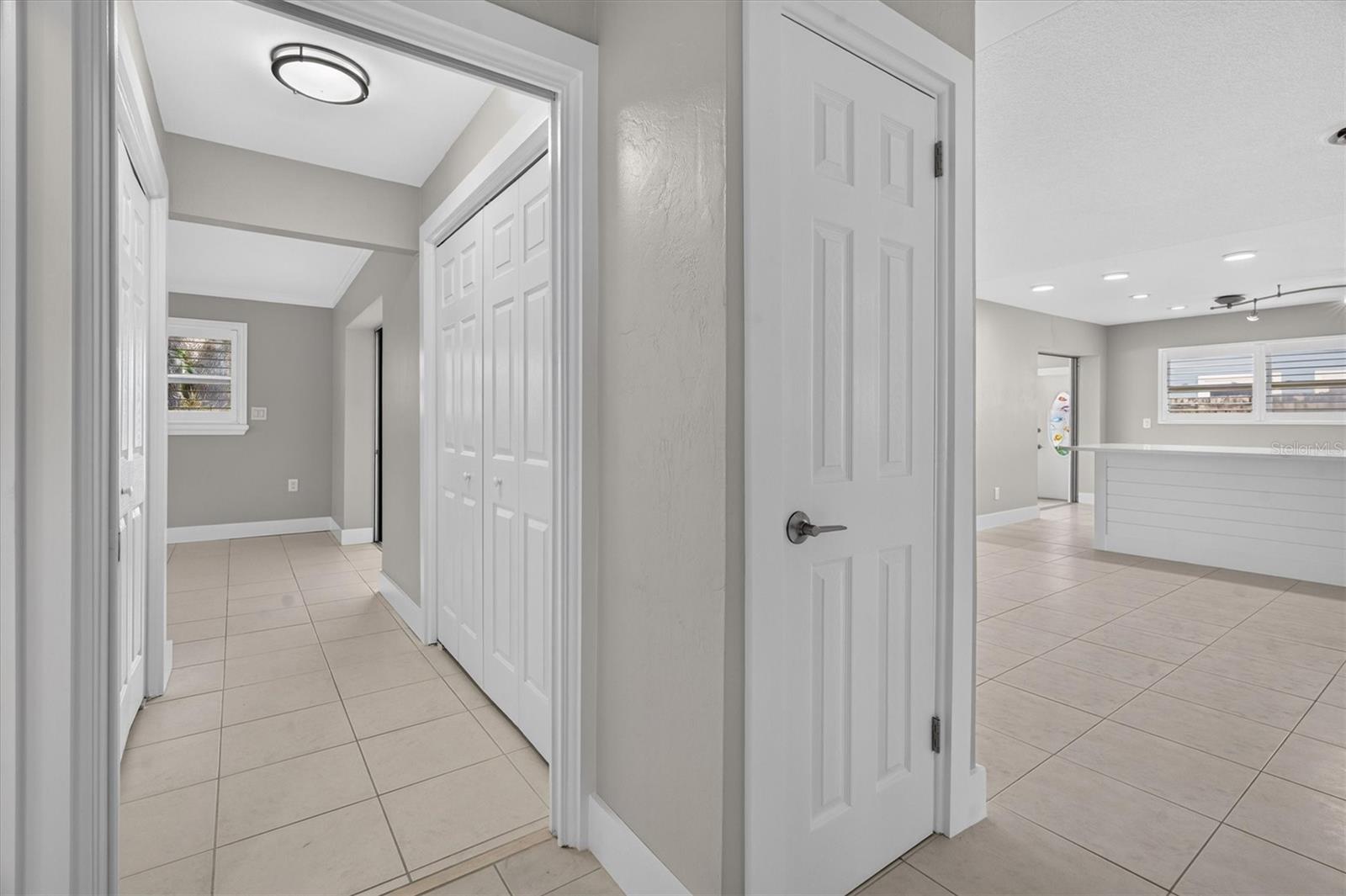 541 LILLIAN DR — photo 34