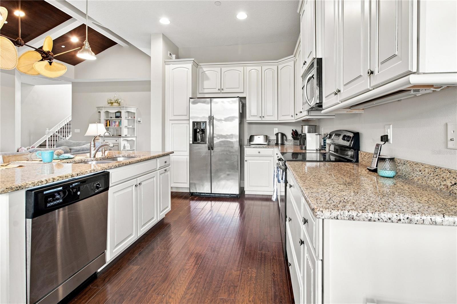 311 SAPPHIRE LAKE DR #202 — photo 23