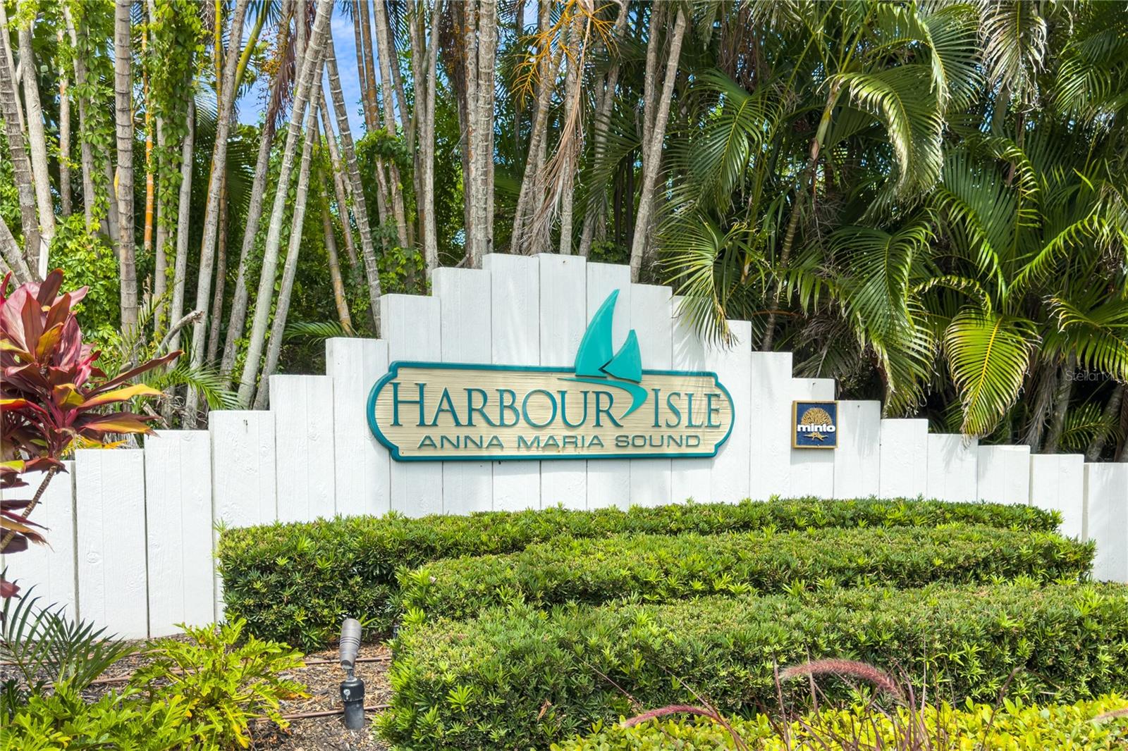 311 SAPPHIRE LAKE DR #202 — photo 76