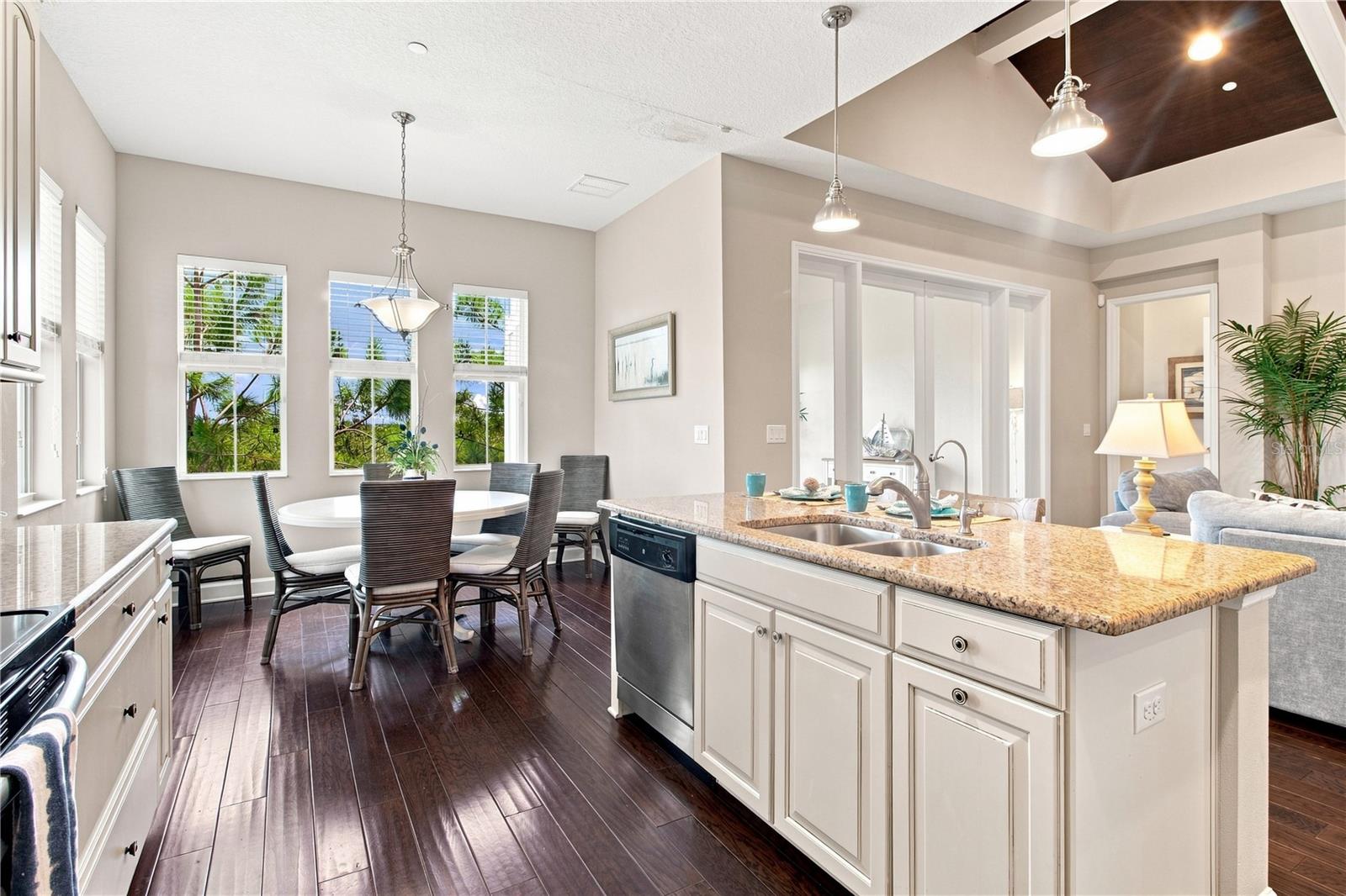 311 SAPPHIRE LAKE DR #202 — photo 29