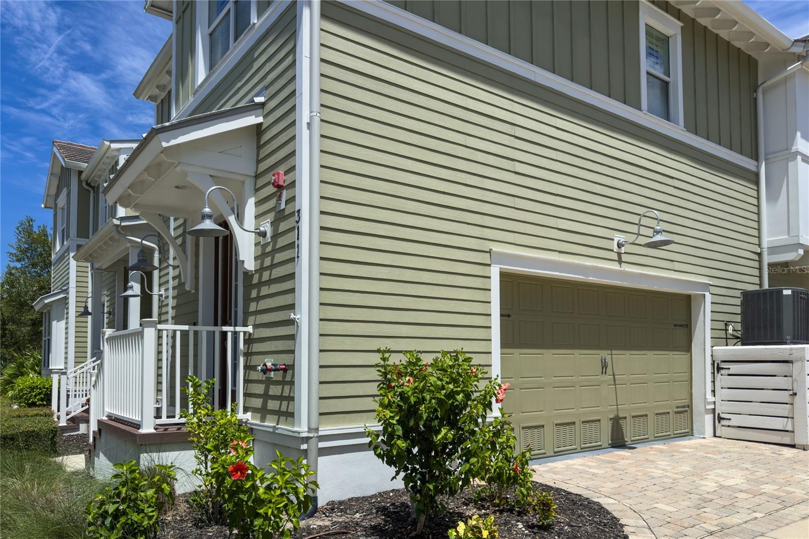 311 SAPPHIRE LAKE DR #202 — photo 8