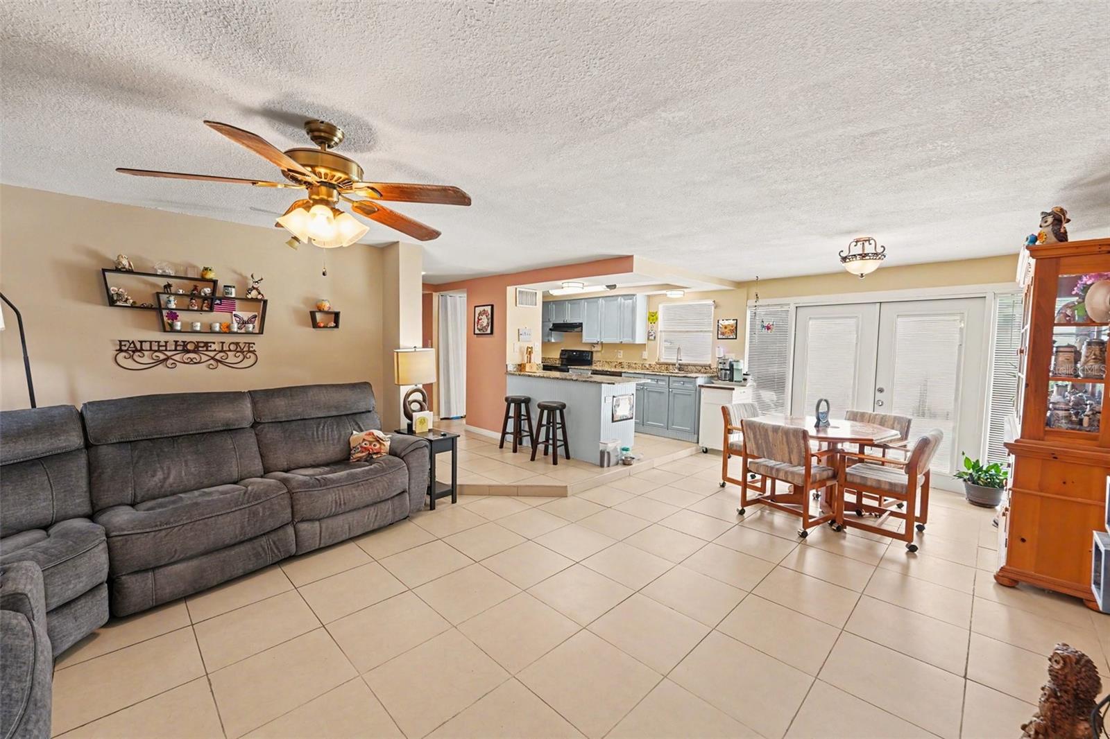 9537 CRESTVIEW ST — photo 2