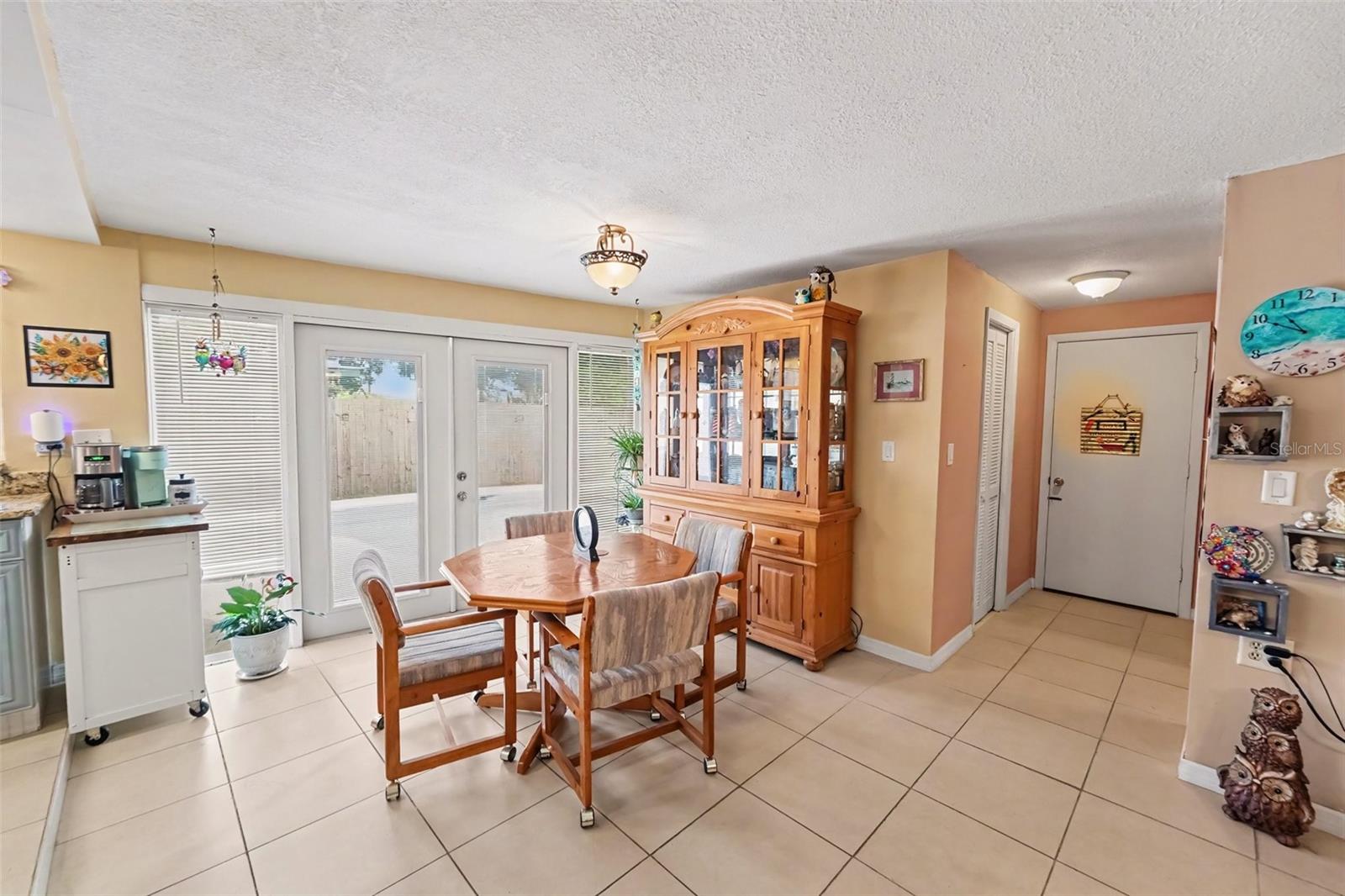 9537 CRESTVIEW ST — photo 3