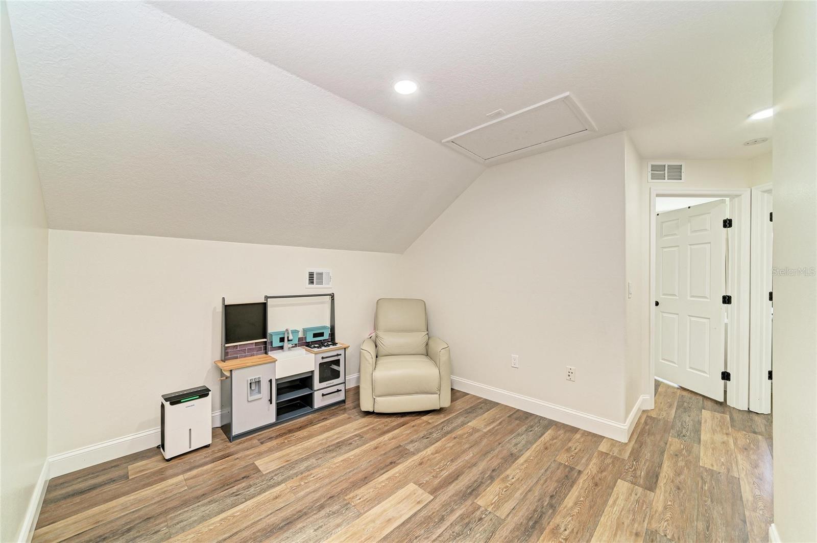 3220 37TH TER E — photo 24