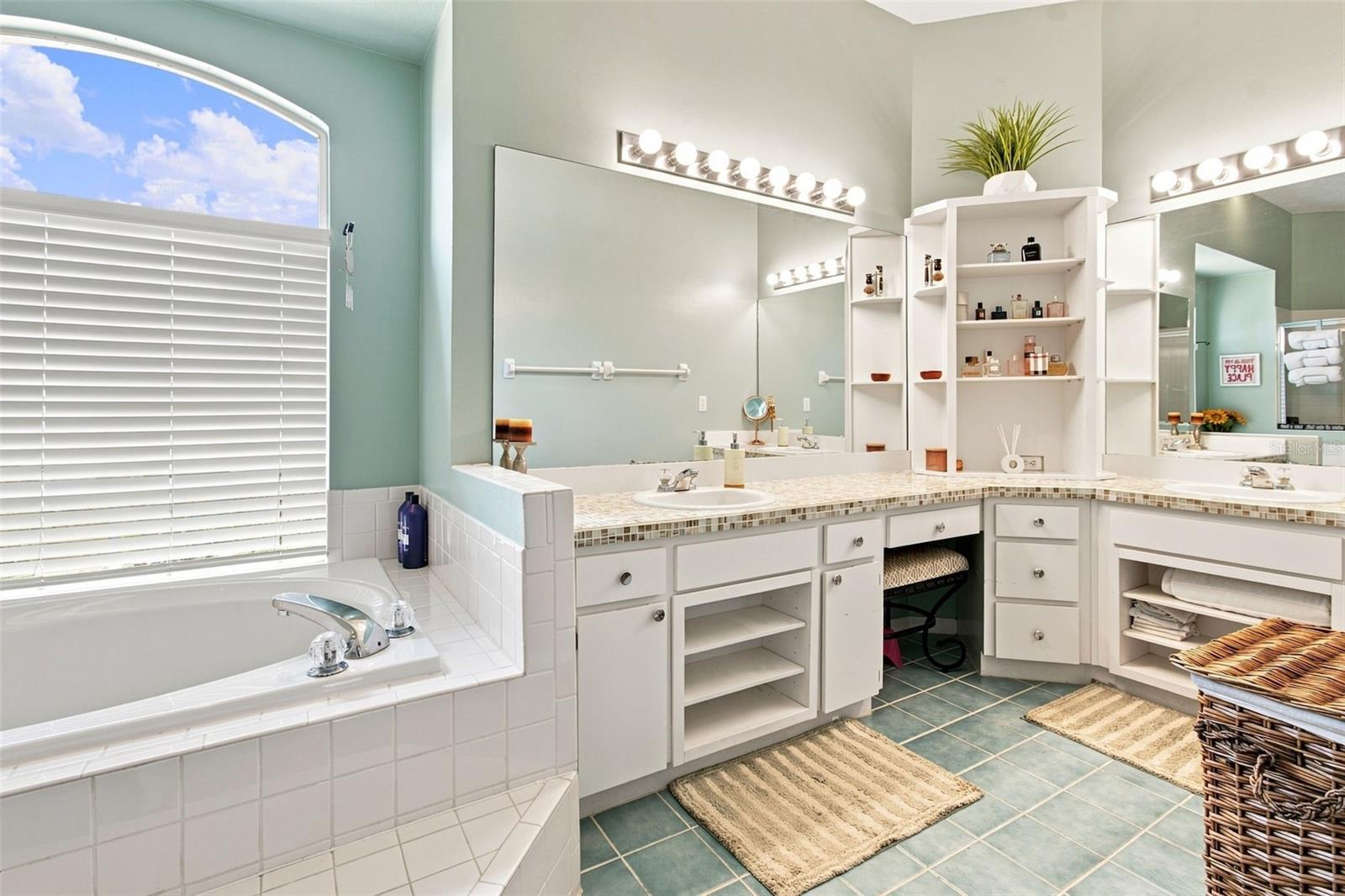 2244 GROVELAND DR — photo 42