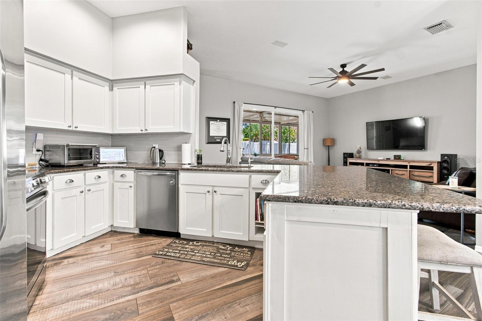 2244 GROVELAND DR — photo 23