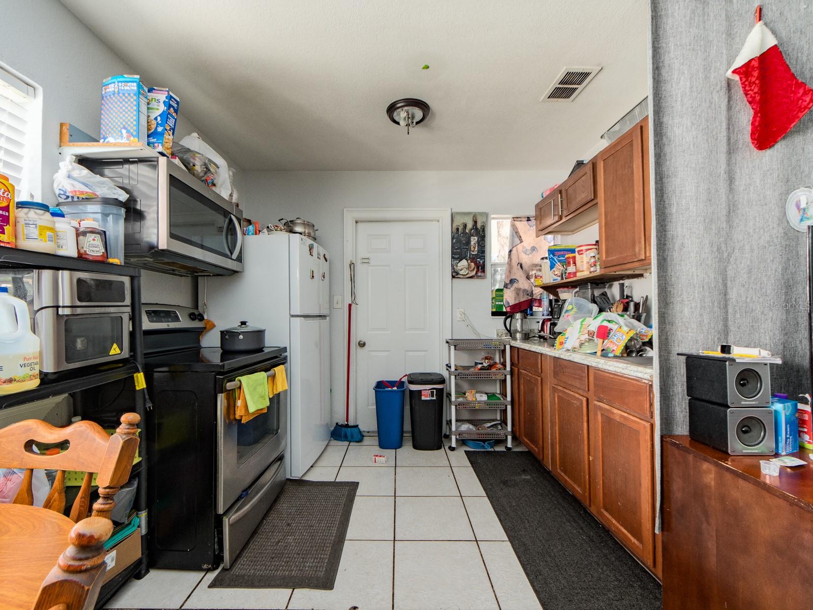 2532 W WALNUT ST — photo 12