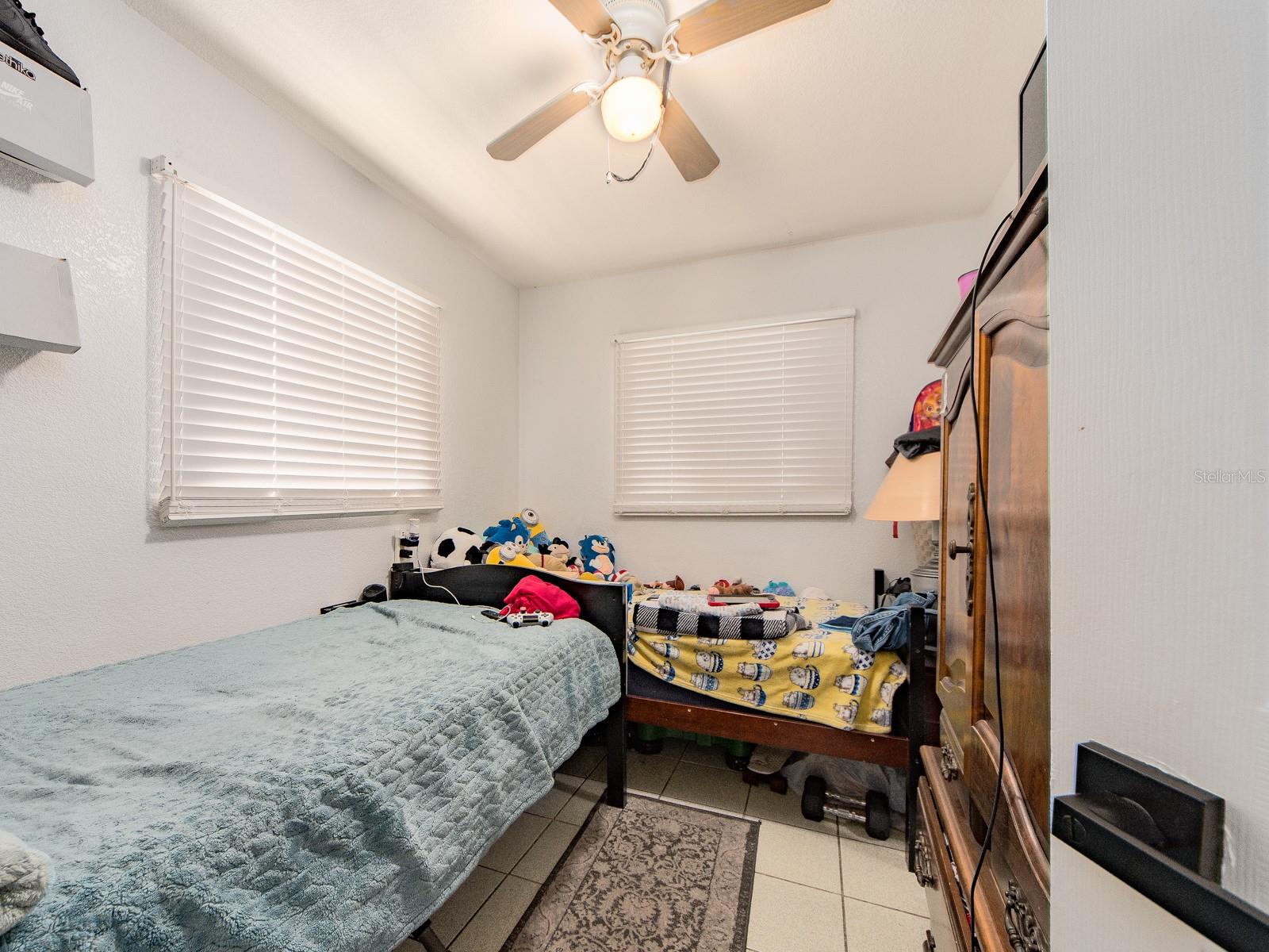 2532 W WALNUT ST — photo 16