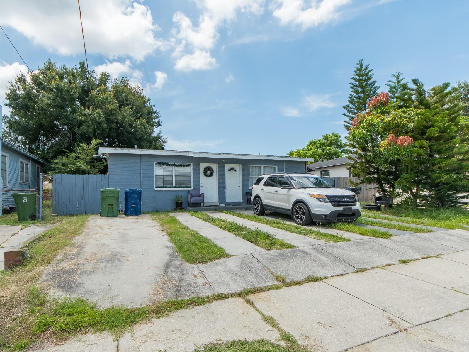 2532 W WALNUT ST — photo 2