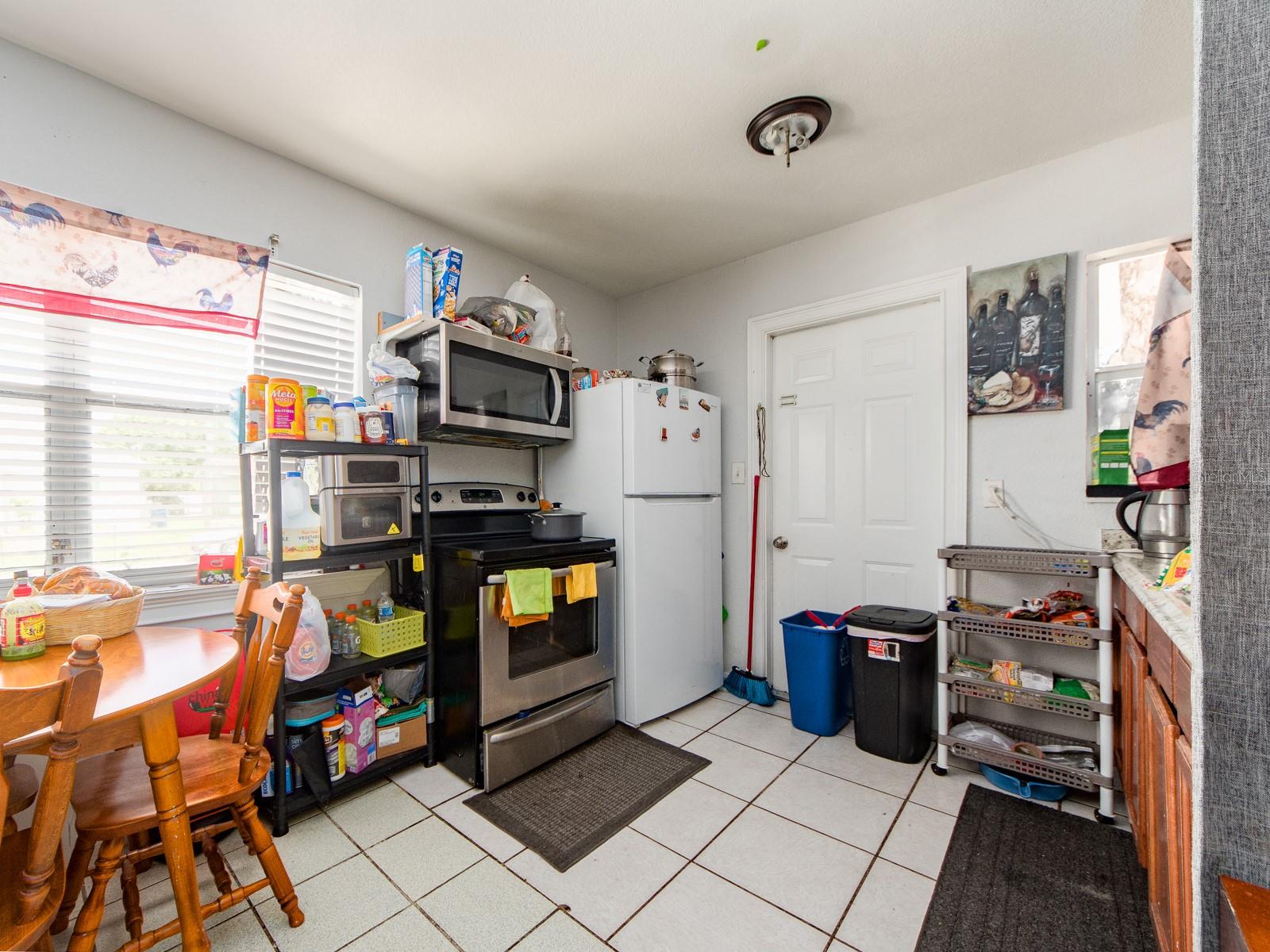 2532 W WALNUT ST — photo 13
