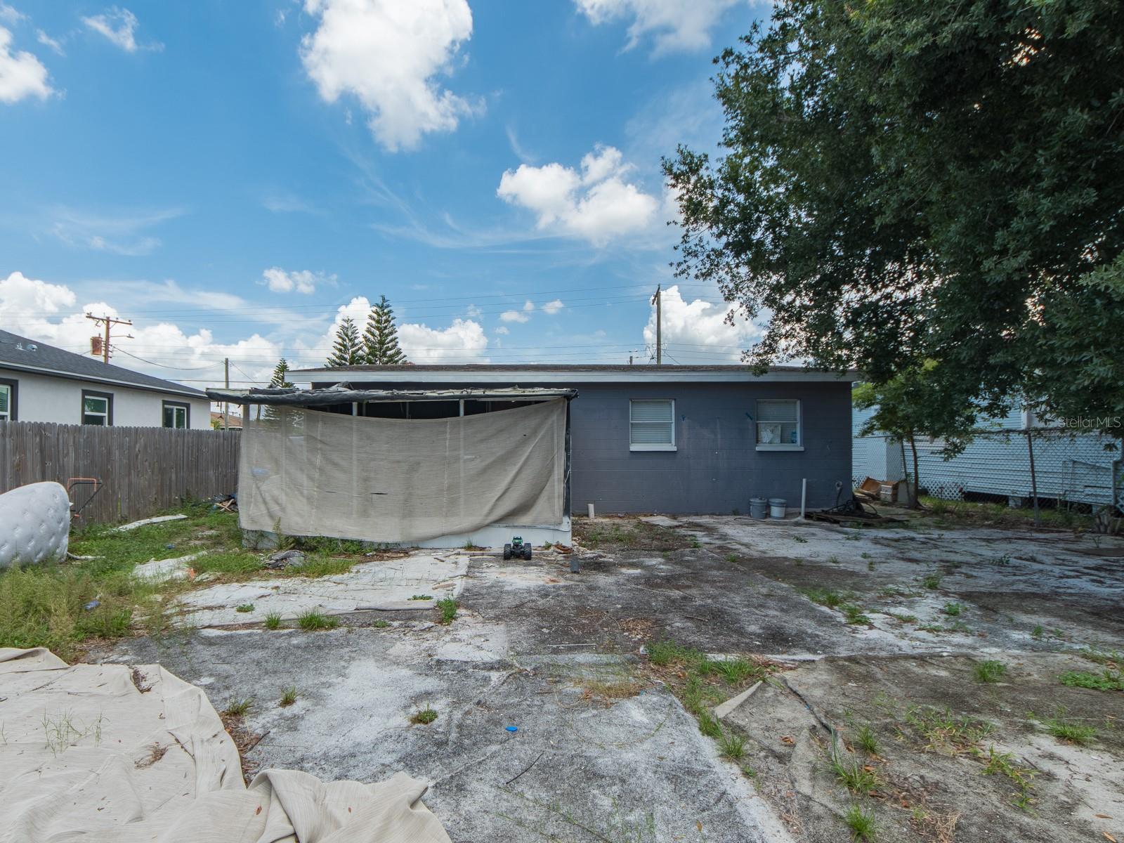 2532 W WALNUT ST — photo 18
