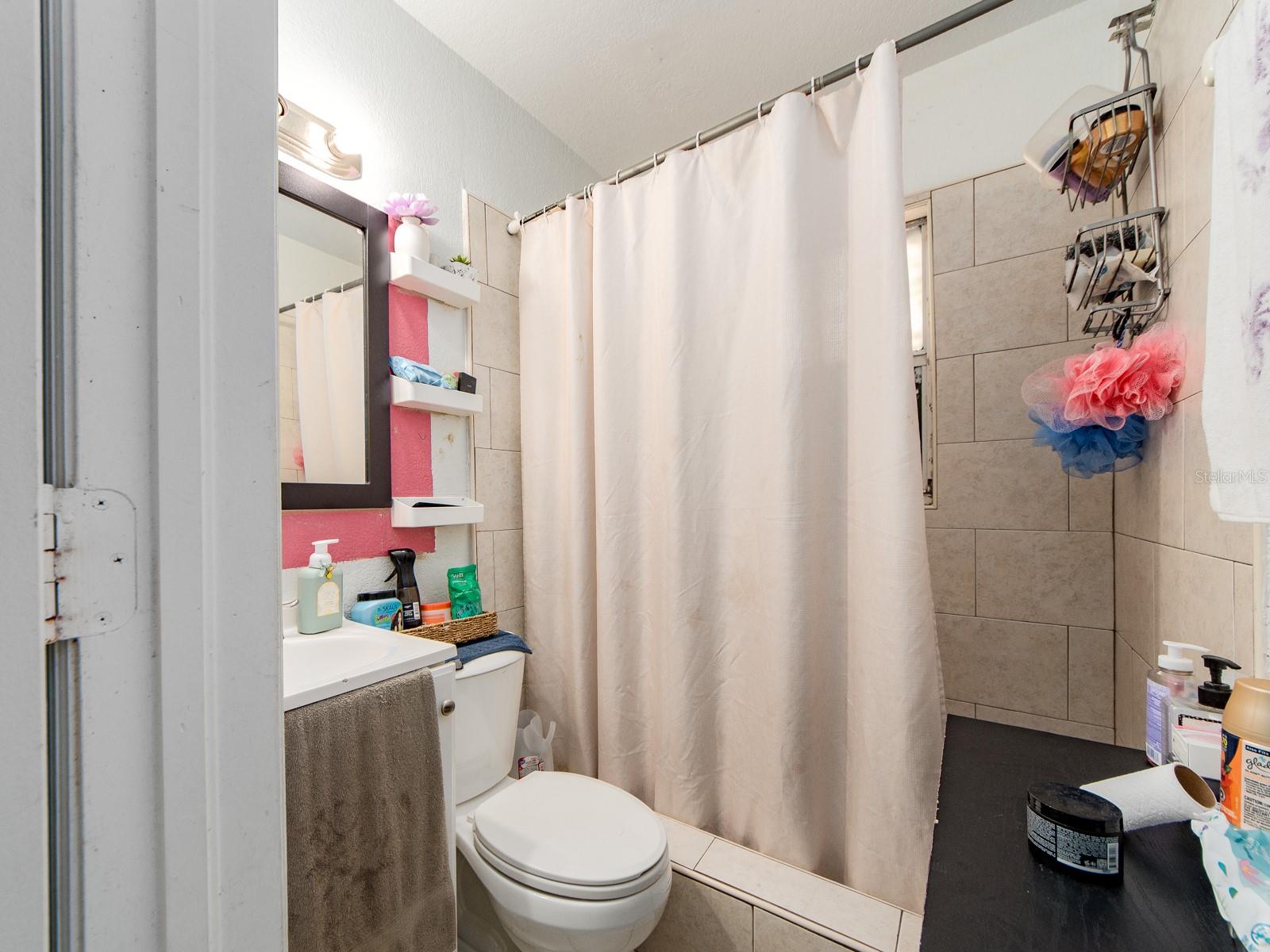 2532 W WALNUT ST — photo 15