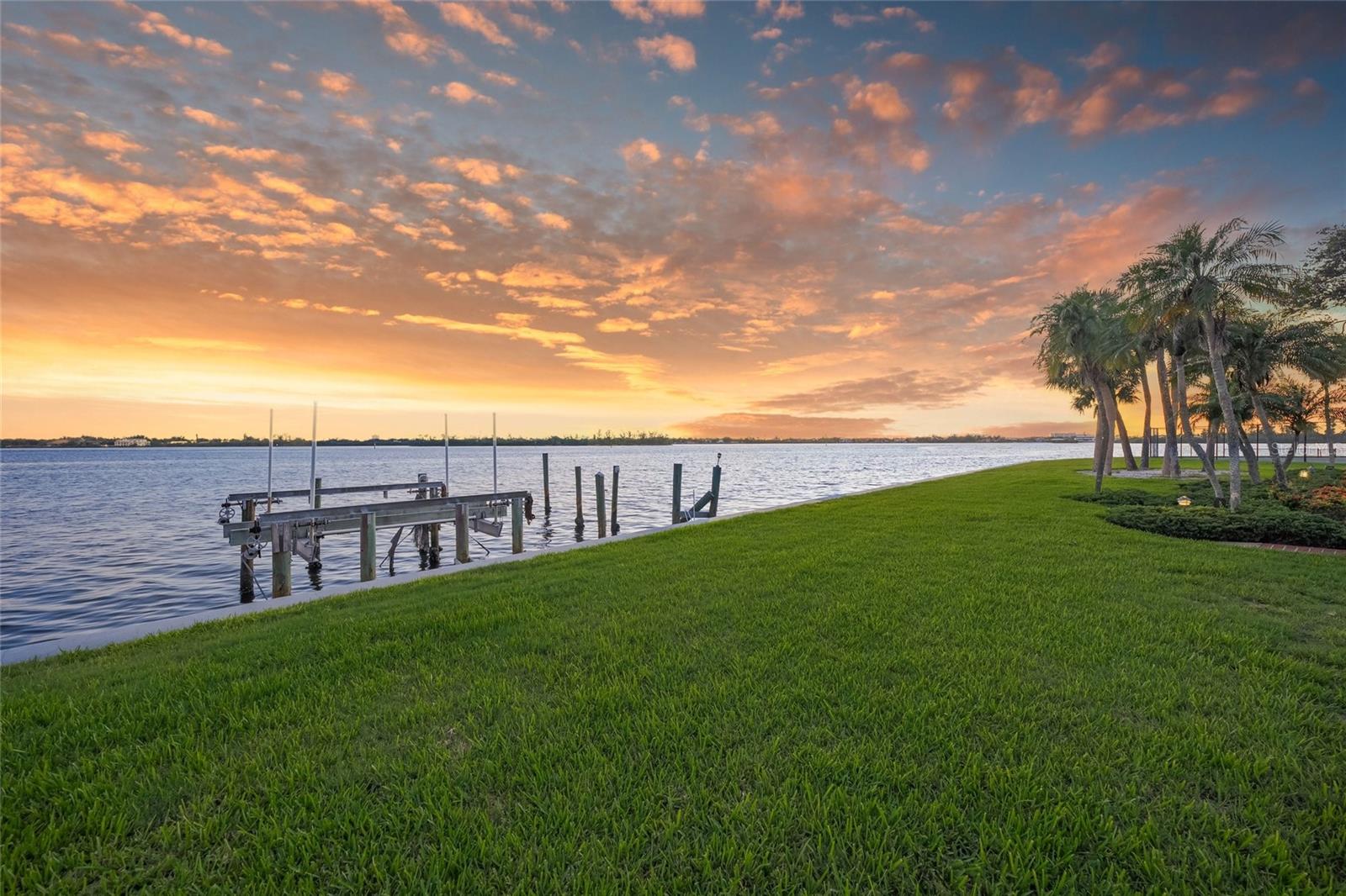 1136 N LAKE SHORE DR — photo 41