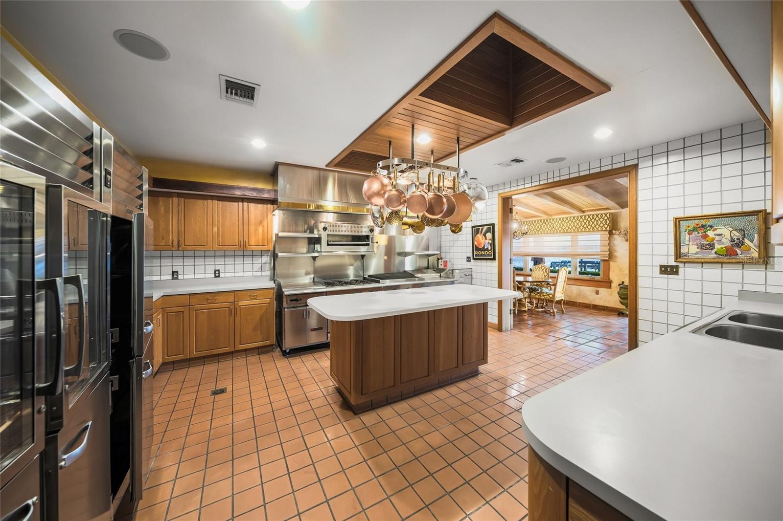 1136 N LAKE SHORE DR — photo 16