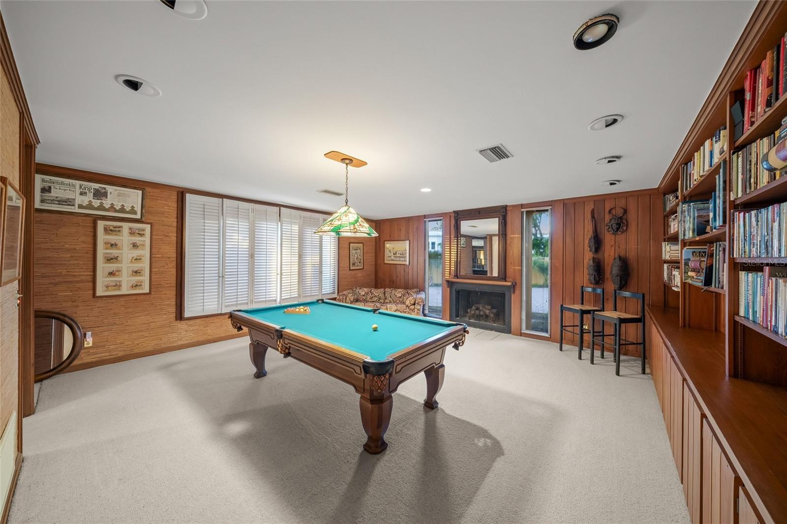 1136 N LAKE SHORE DR — photo 22