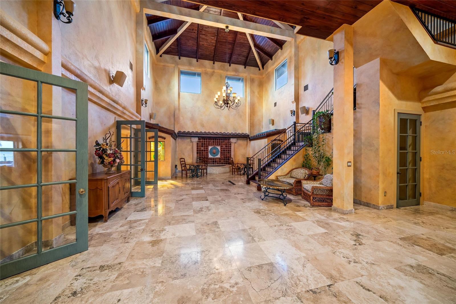 1136 N LAKE SHORE DR — photo 19