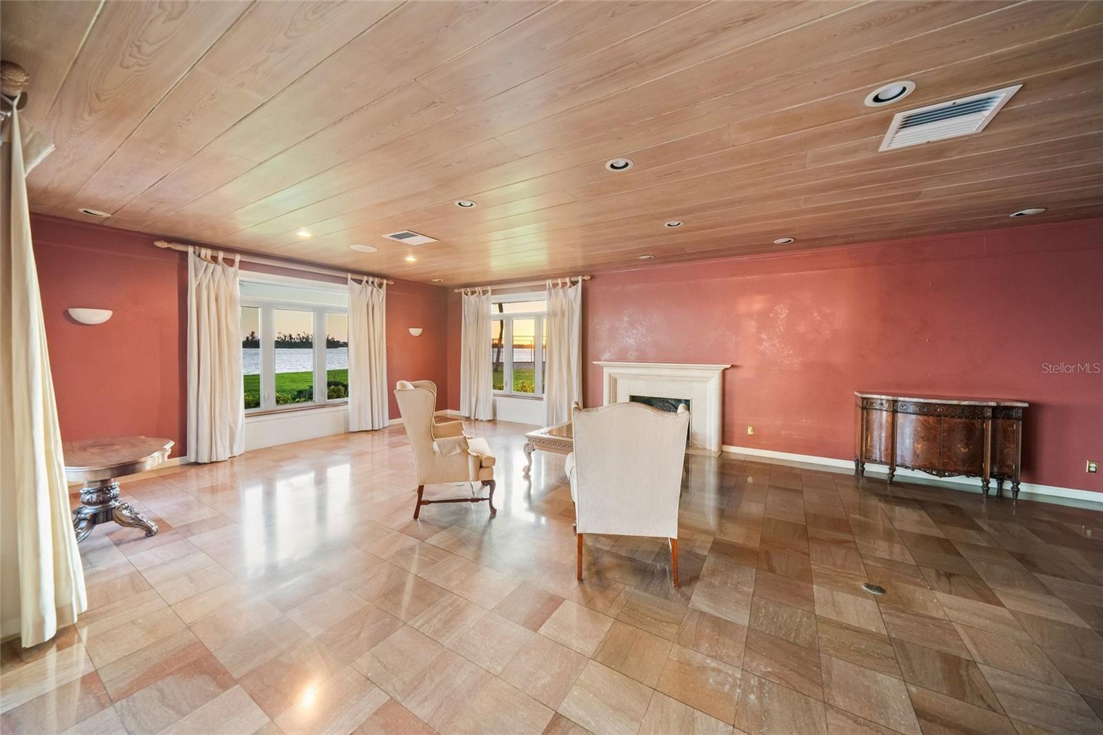 1136 N LAKE SHORE DR — photo 24