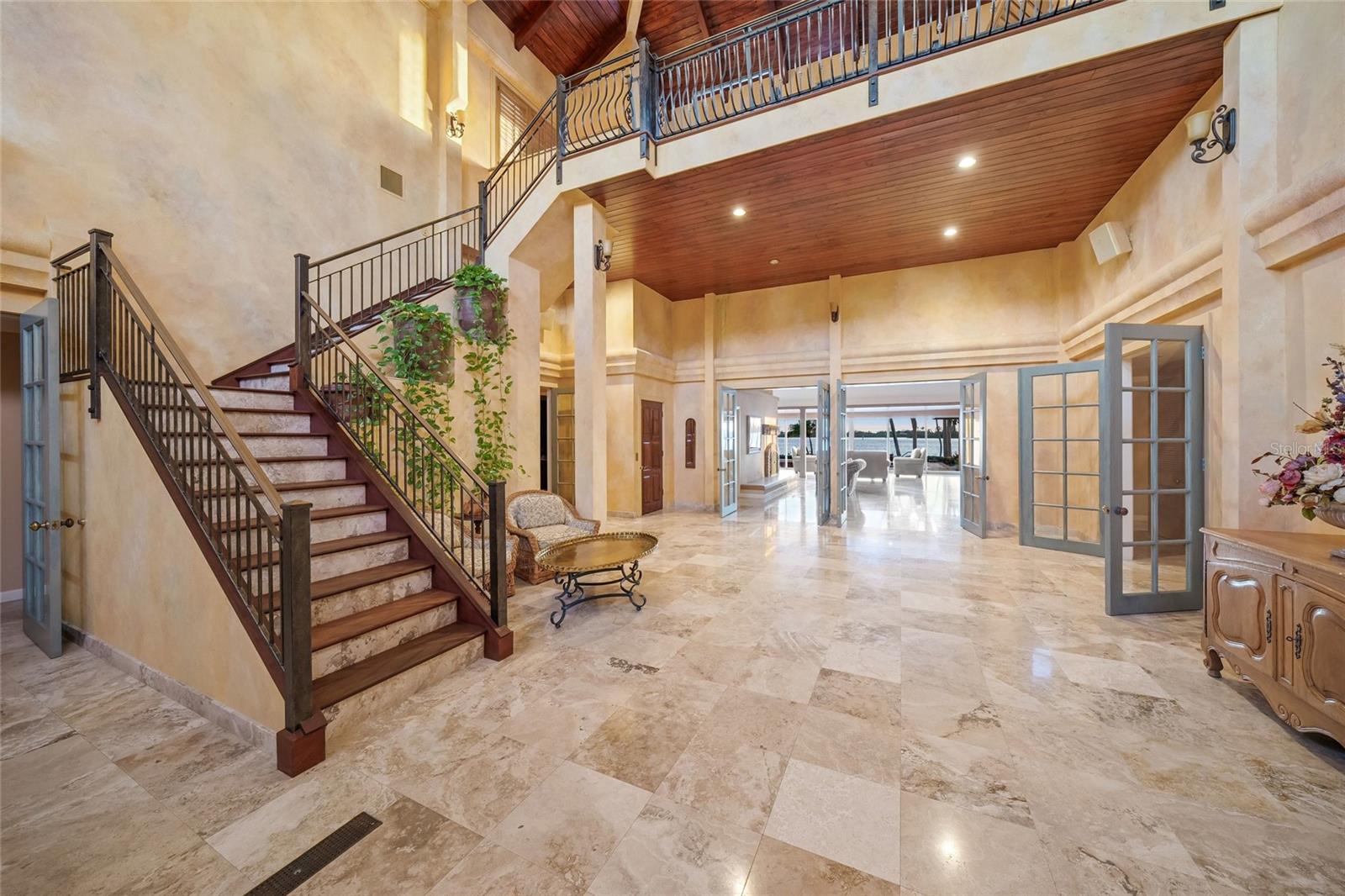 1136 N LAKE SHORE DR — photo 12