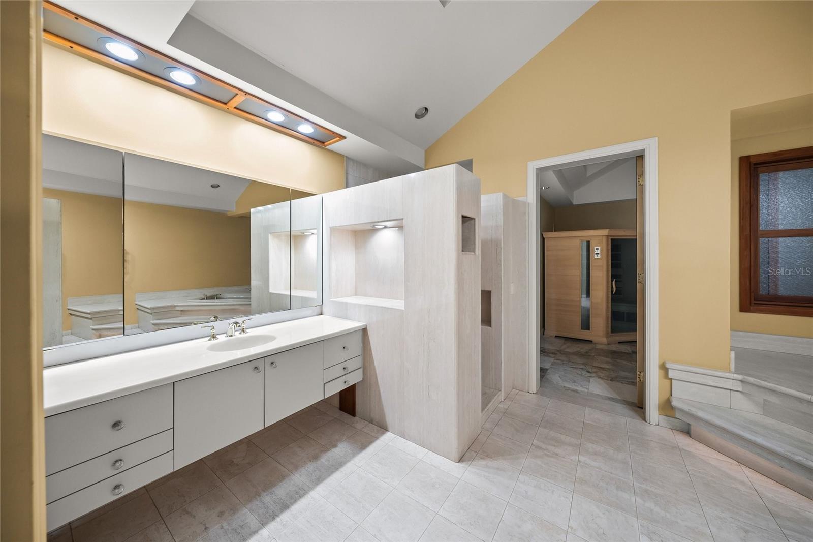 1136 N LAKE SHORE DR — photo 29