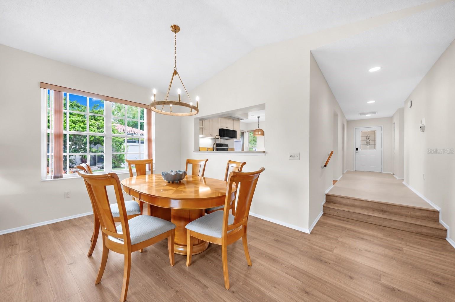 7306 GOLF POINTE CIR — photo 16