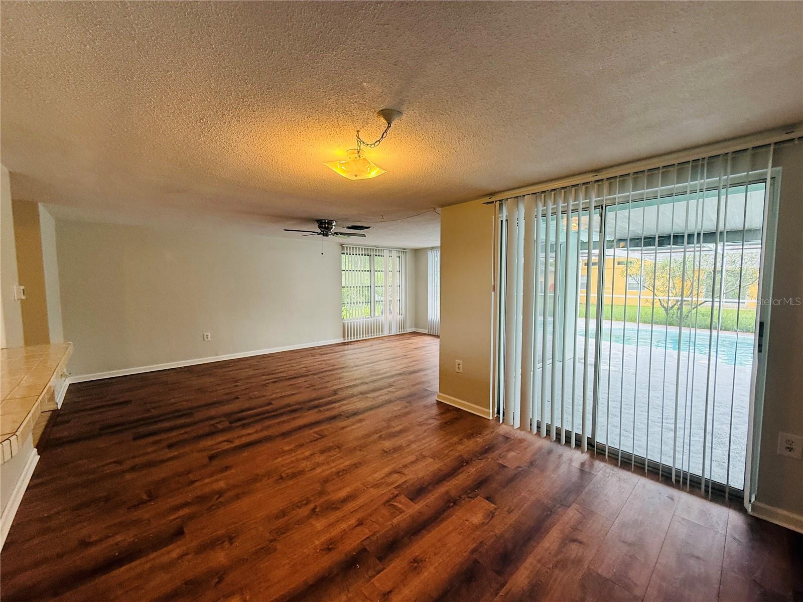 7910 LILAC DR — photo 5