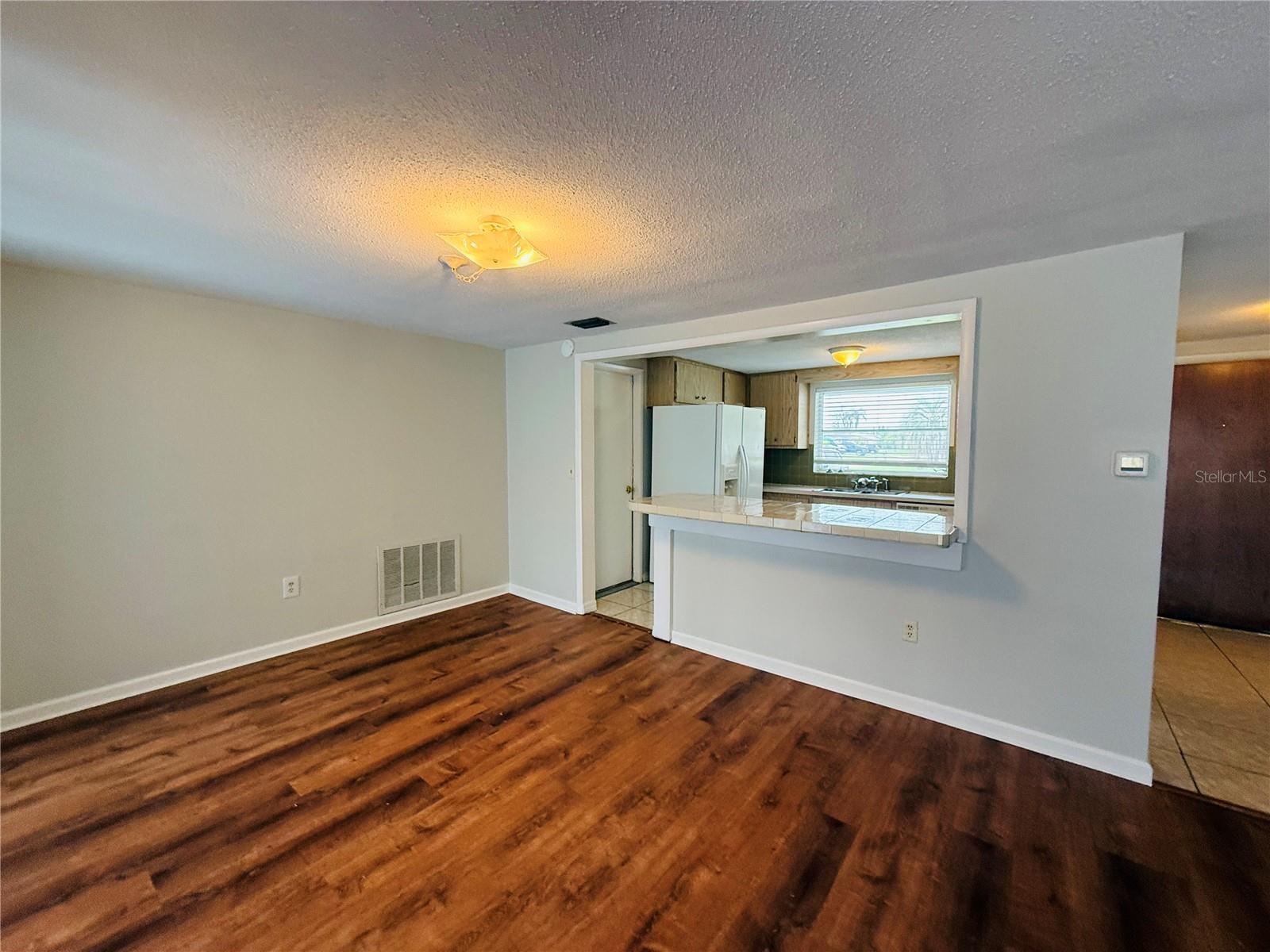 7910 LILAC DR — photo 7