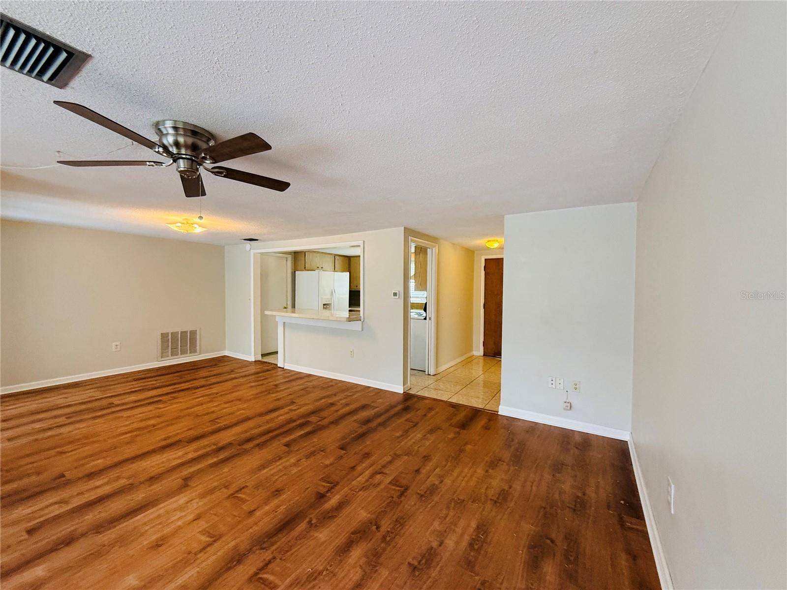 7910 LILAC DR — photo 3