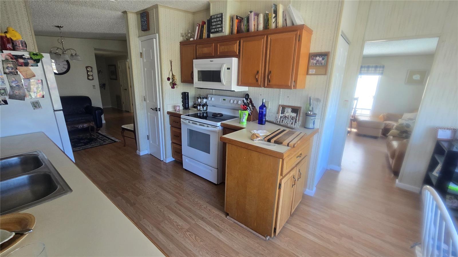 47-49 HATCHETT CREEK RD — photo 23
